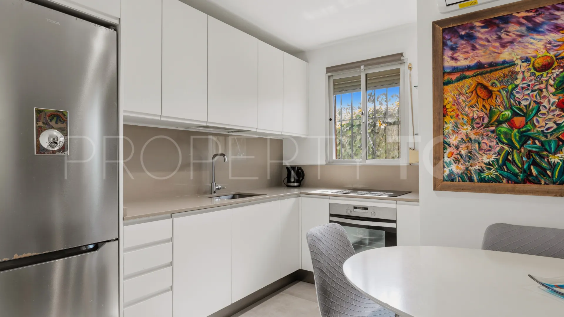Buy country house in Estepona Town