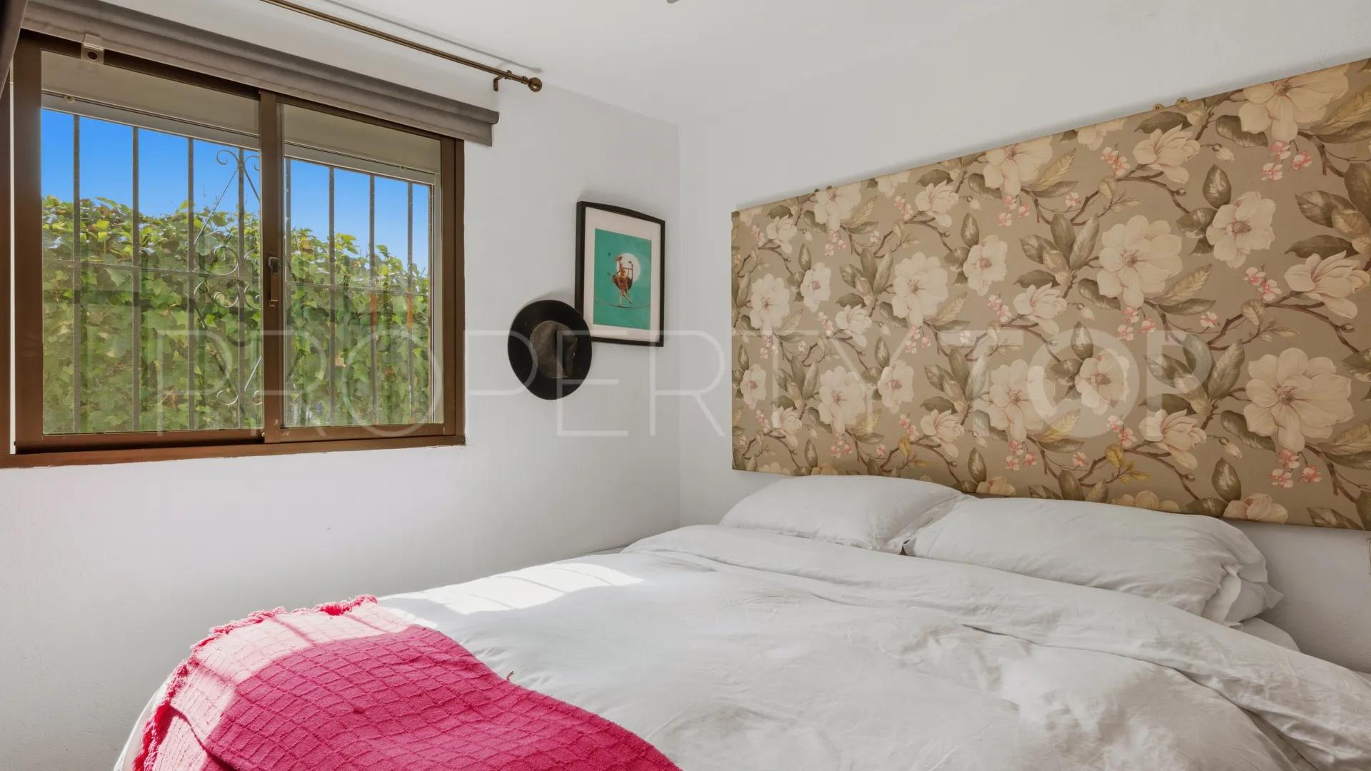 Buy country house in Estepona Town