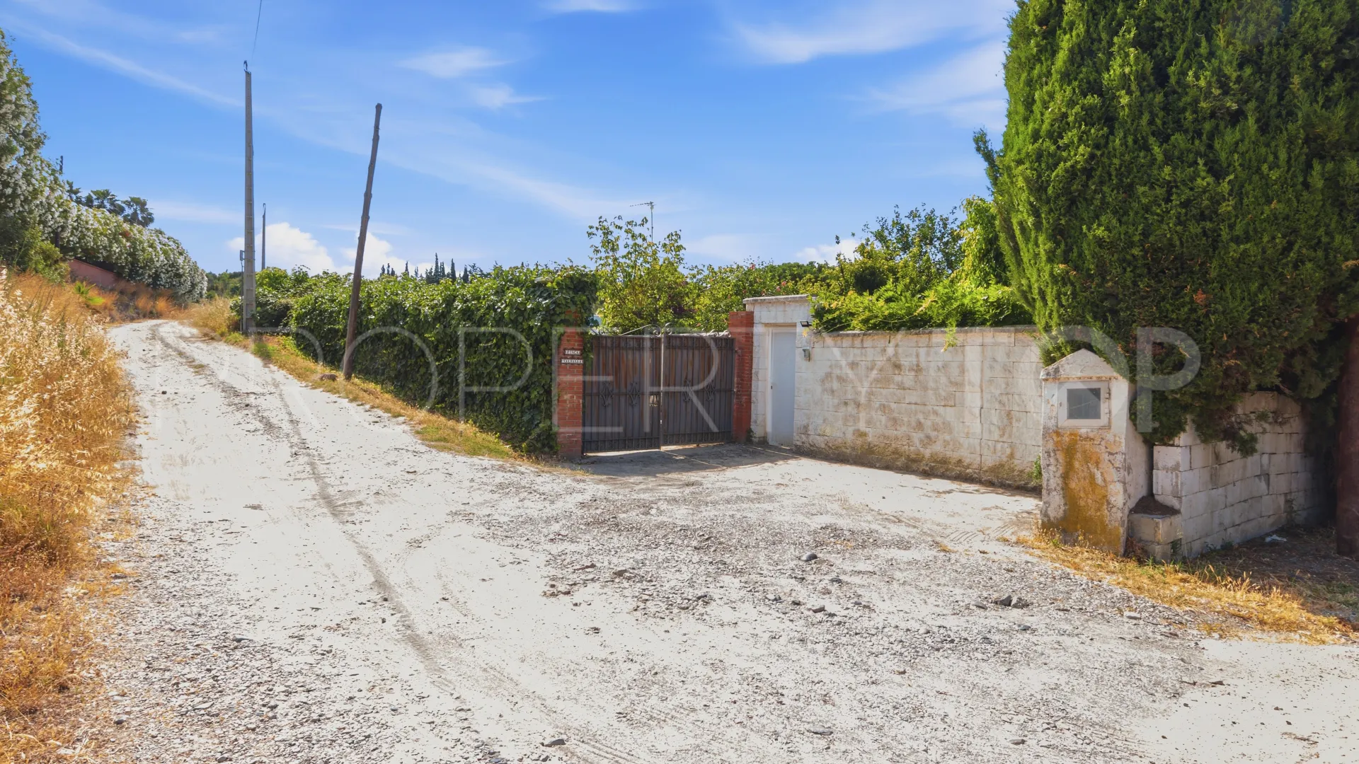 Buy country house in Estepona Town