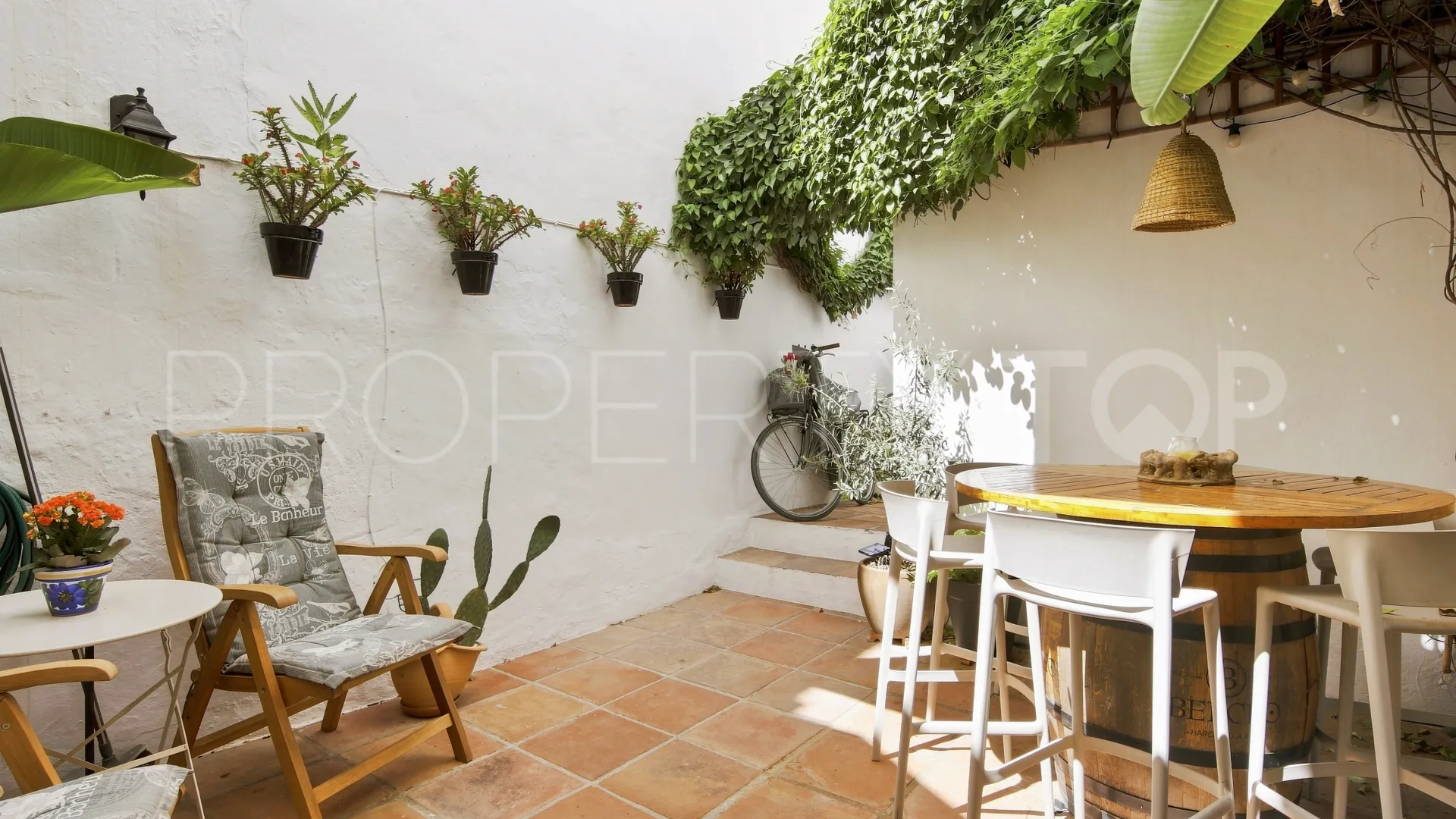 For sale town house in Estepona Old Town with 3 bedrooms