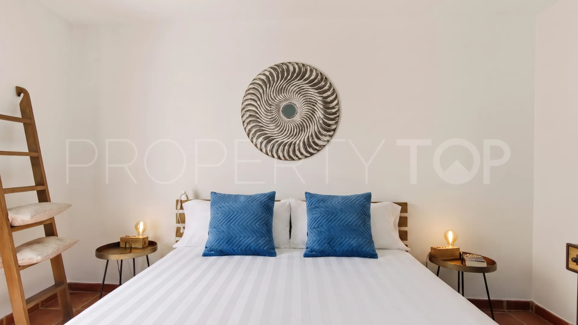 For sale town house in Estepona Old Town with 3 bedrooms
