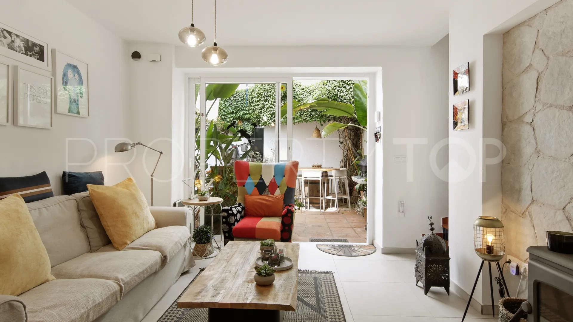 For sale town house in Estepona Old Town with 3 bedrooms