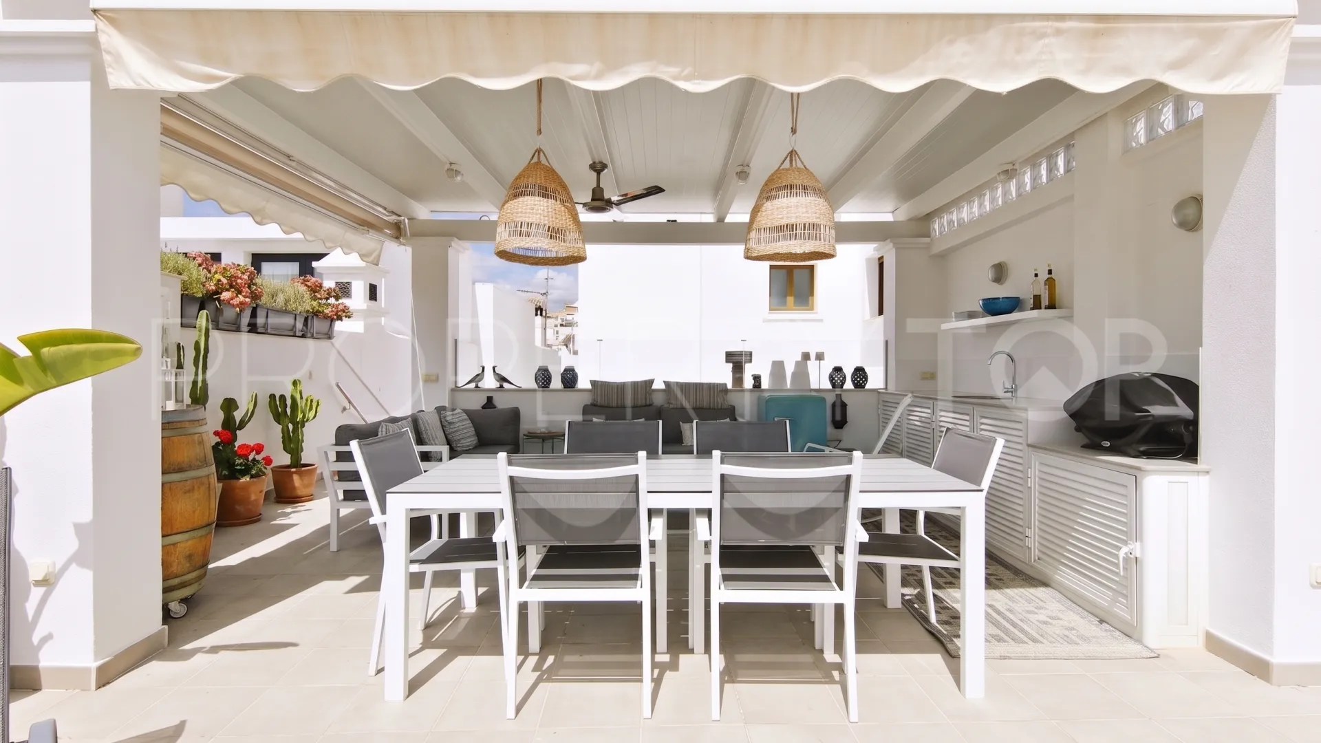 For sale town house in Estepona Old Town with 3 bedrooms