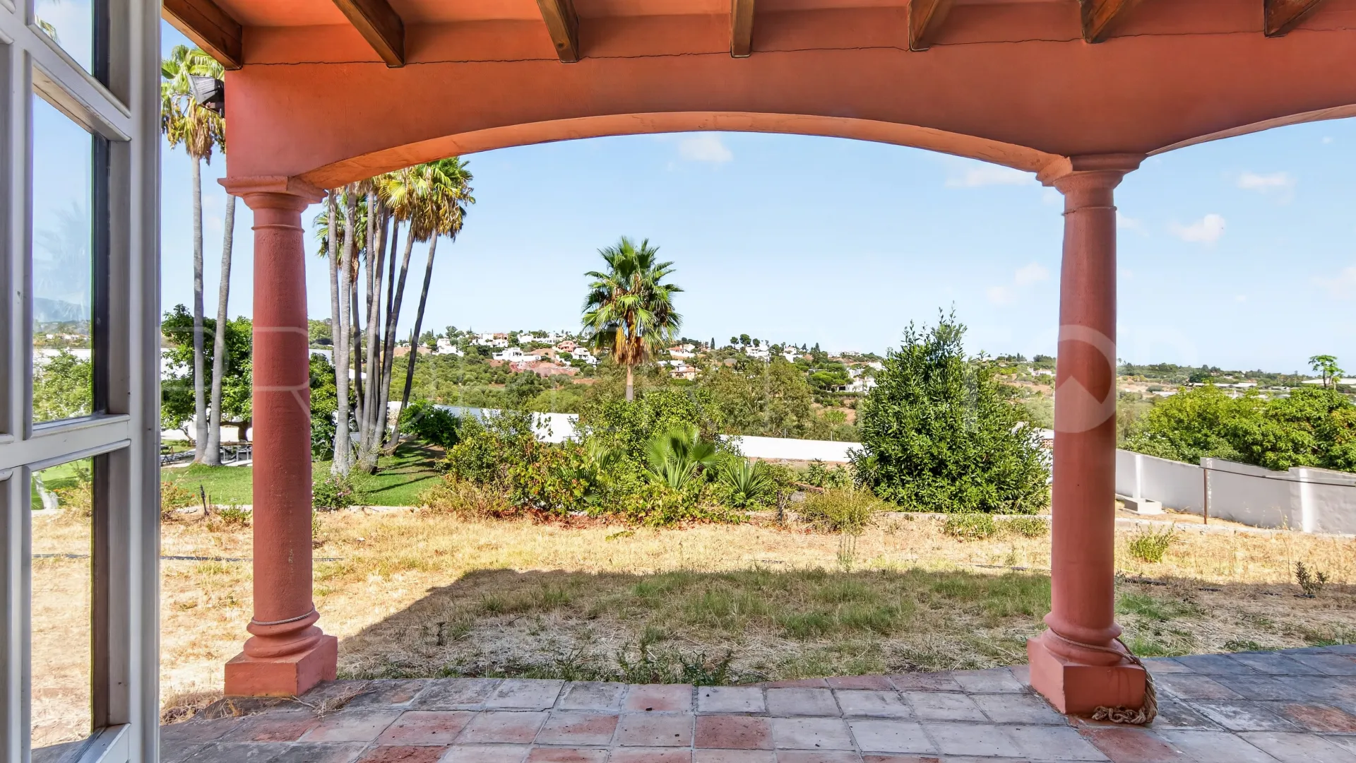 Finca con 6 dormitorios en venta en Reinoso