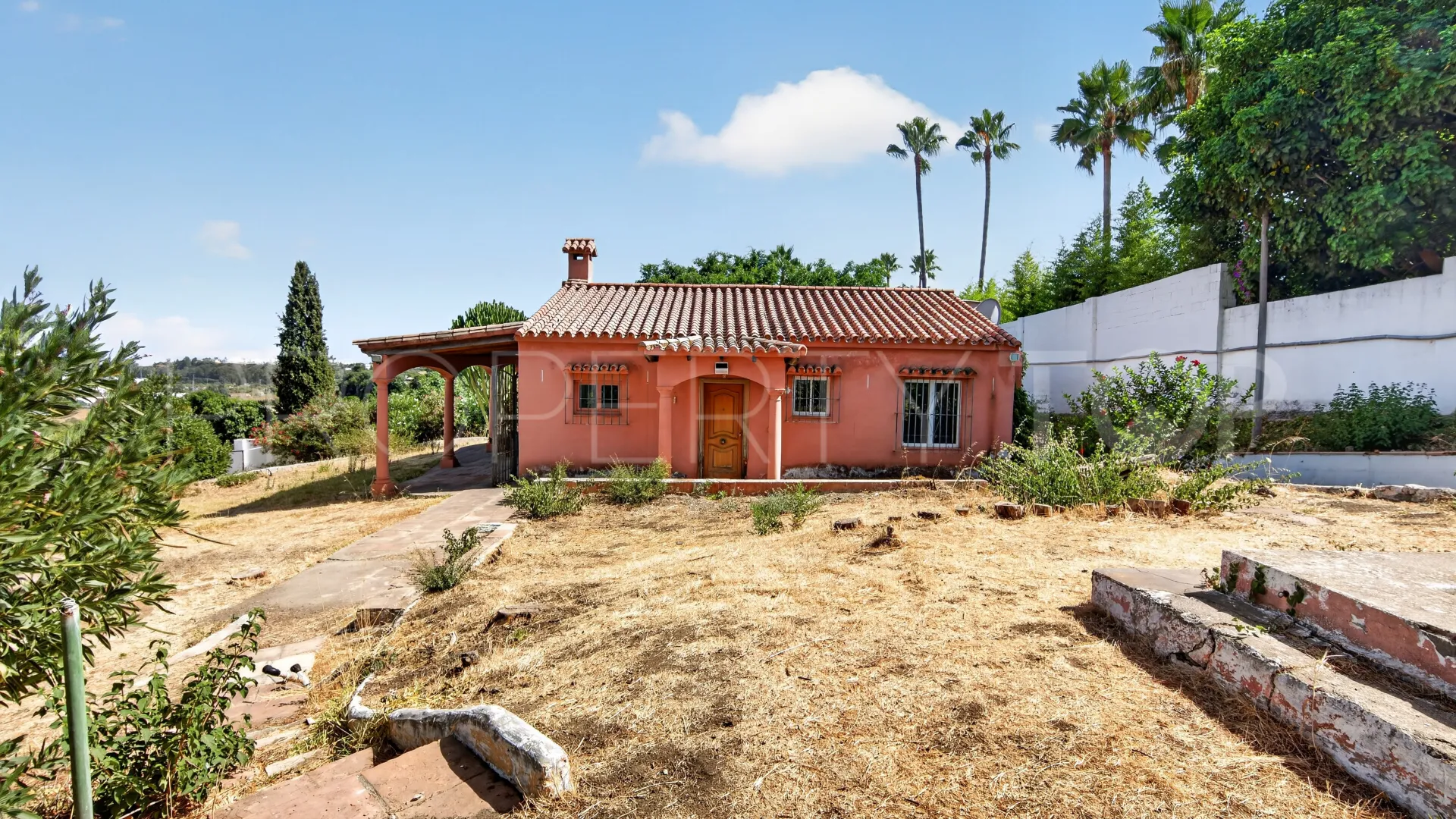 Finca con 6 dormitorios en venta en Reinoso