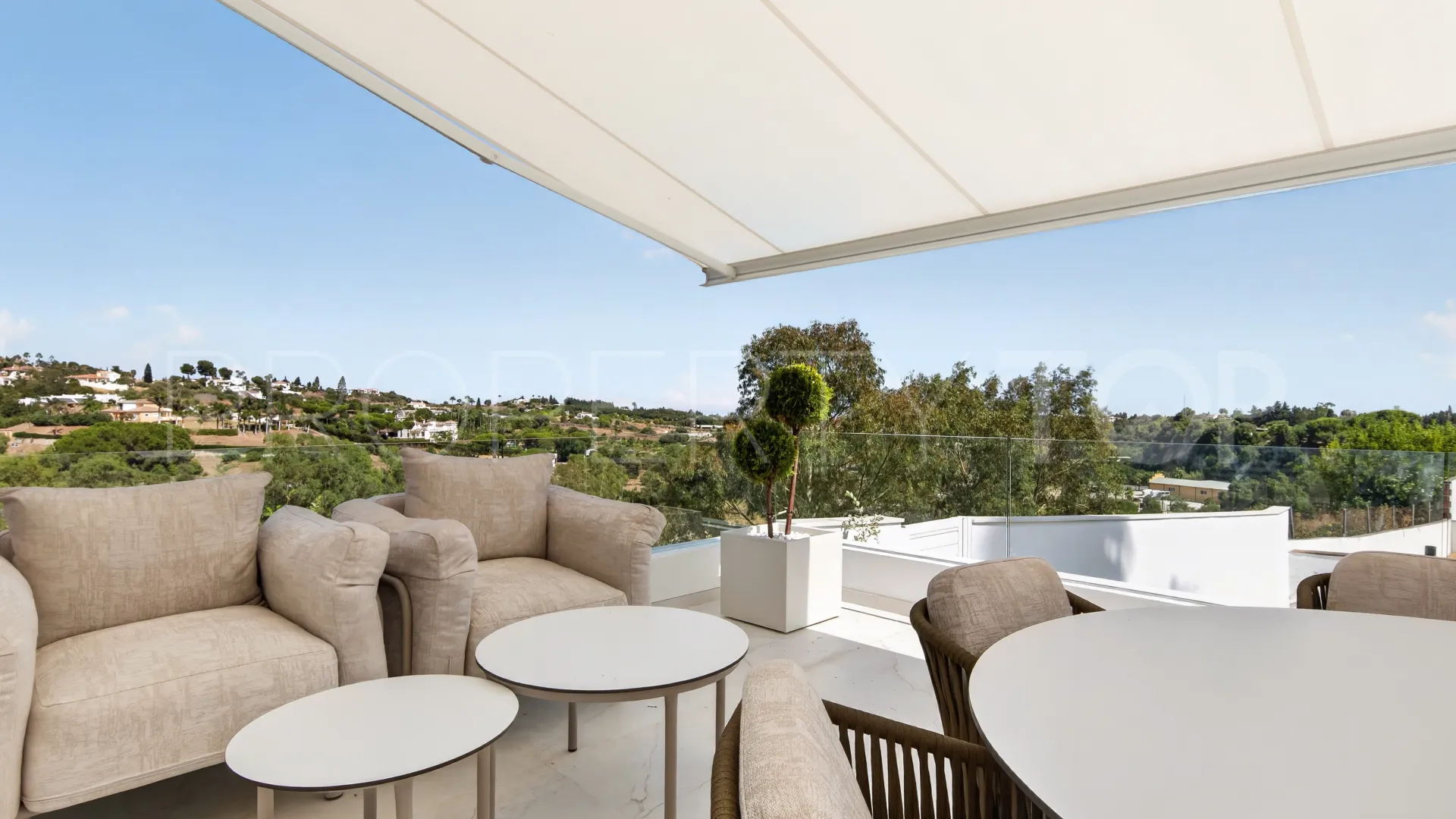 Finca con 6 dormitorios en venta en Reinoso