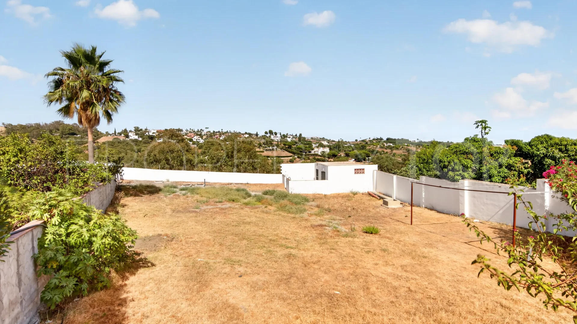 Finca con 6 dormitorios en venta en Reinoso
