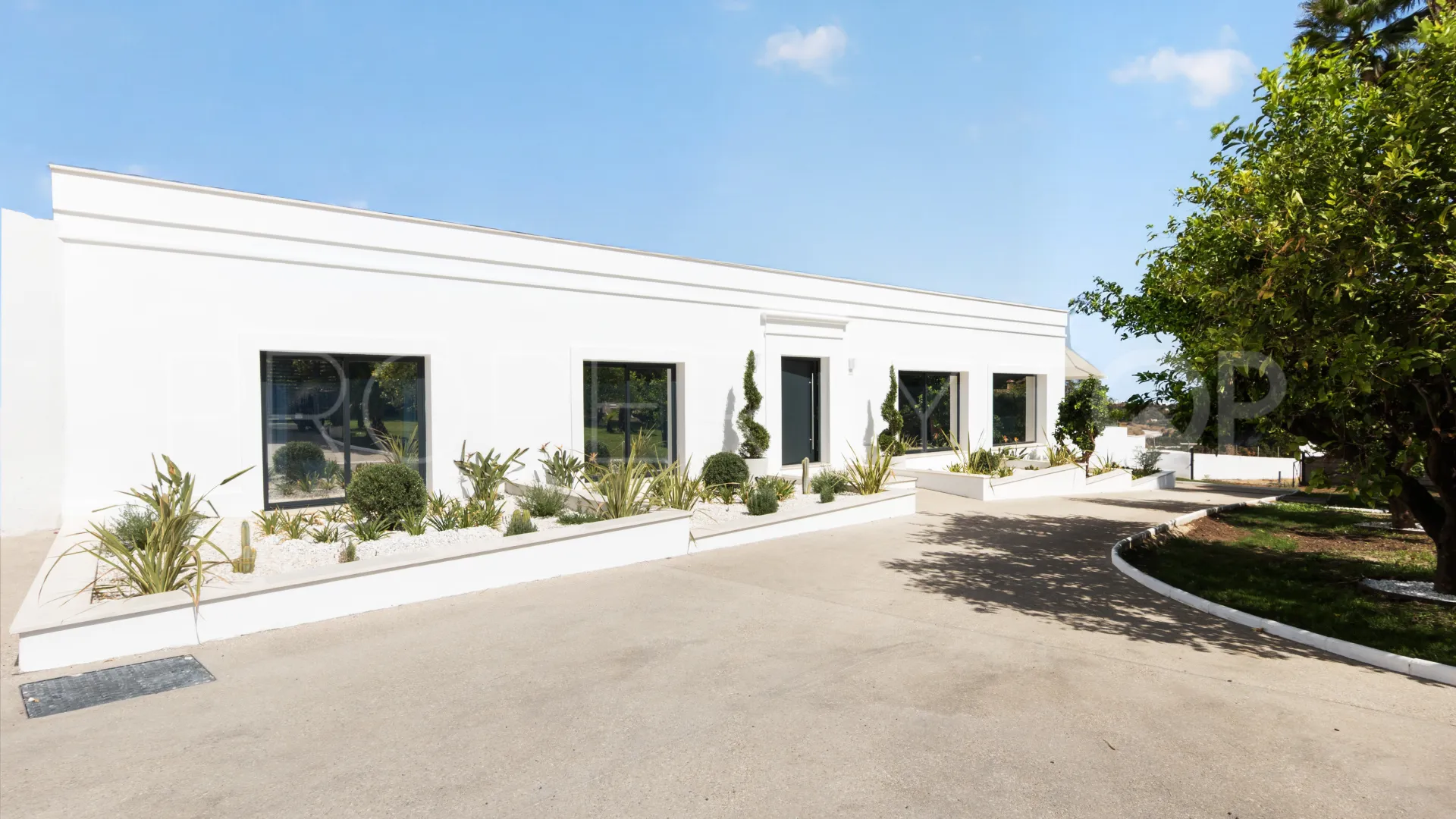Finca con 6 dormitorios en venta en Reinoso