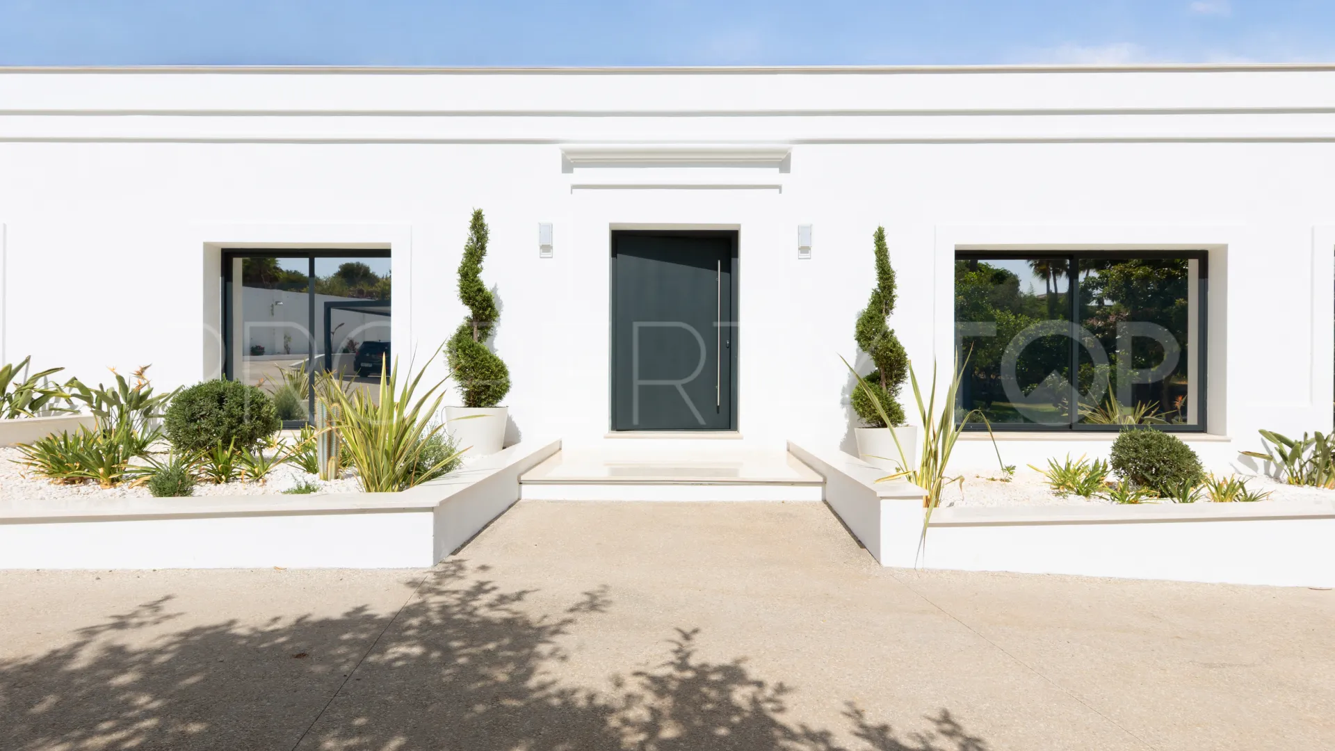 Finca con 6 dormitorios en venta en Reinoso