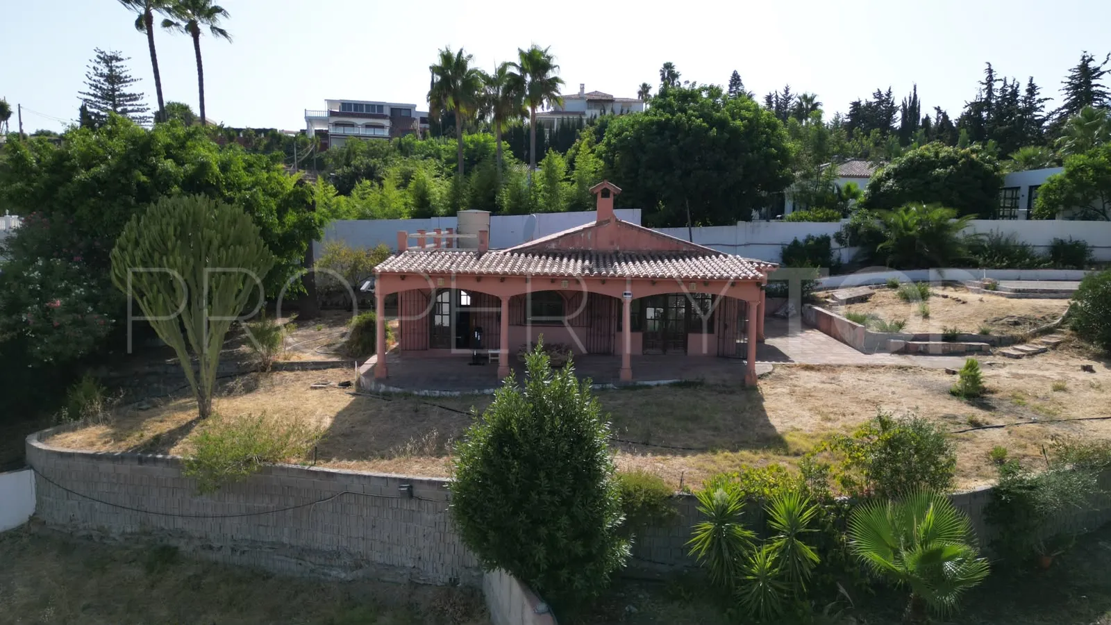 Finca con 6 dormitorios en venta en Reinoso