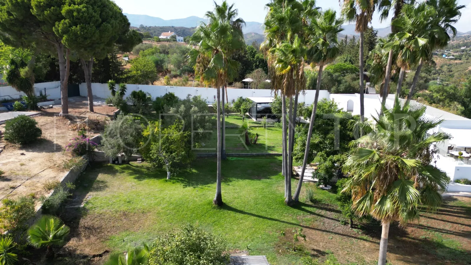 Finca con 6 dormitorios en venta en Reinoso