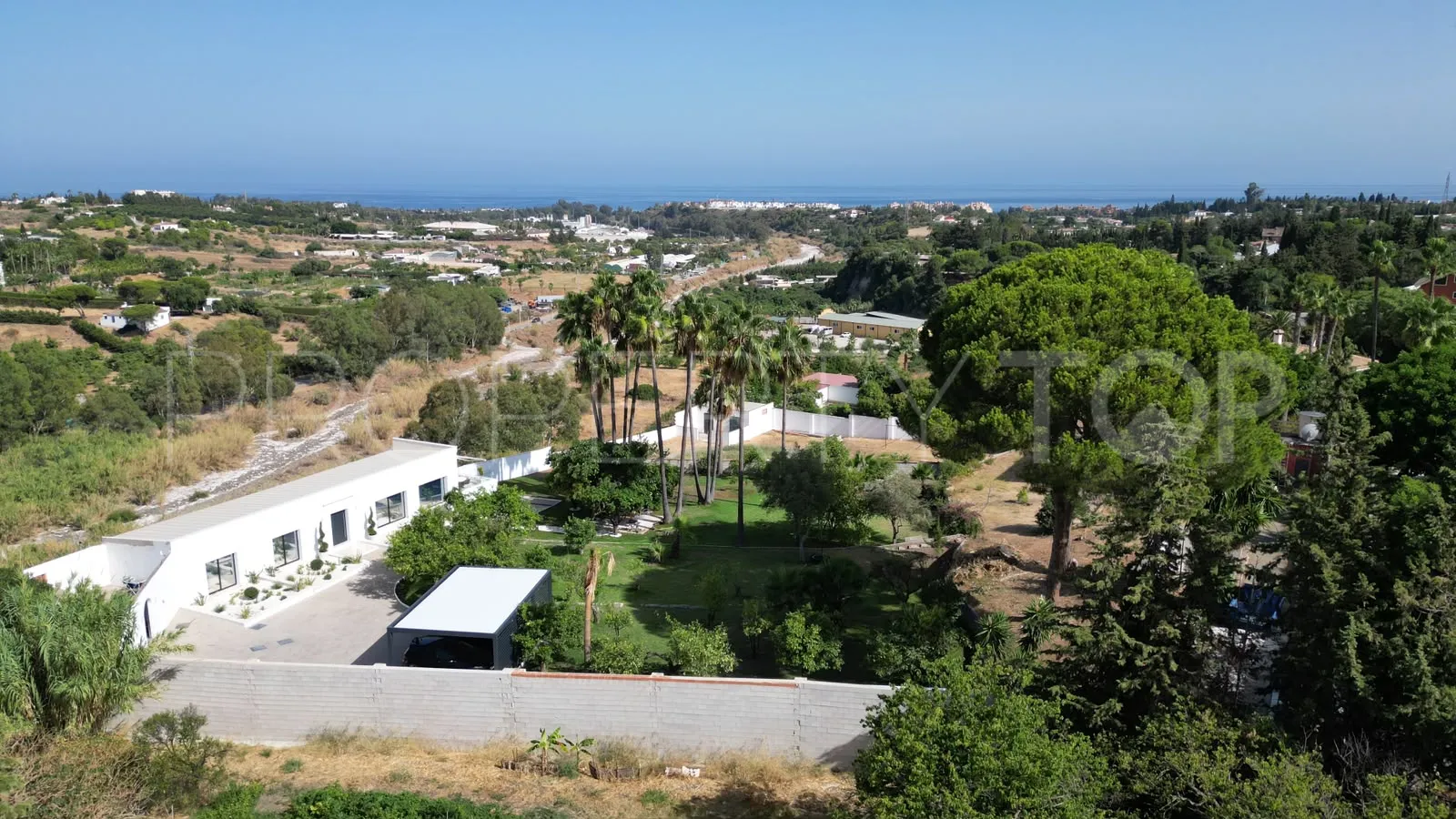 Finca con 6 dormitorios en venta en Reinoso