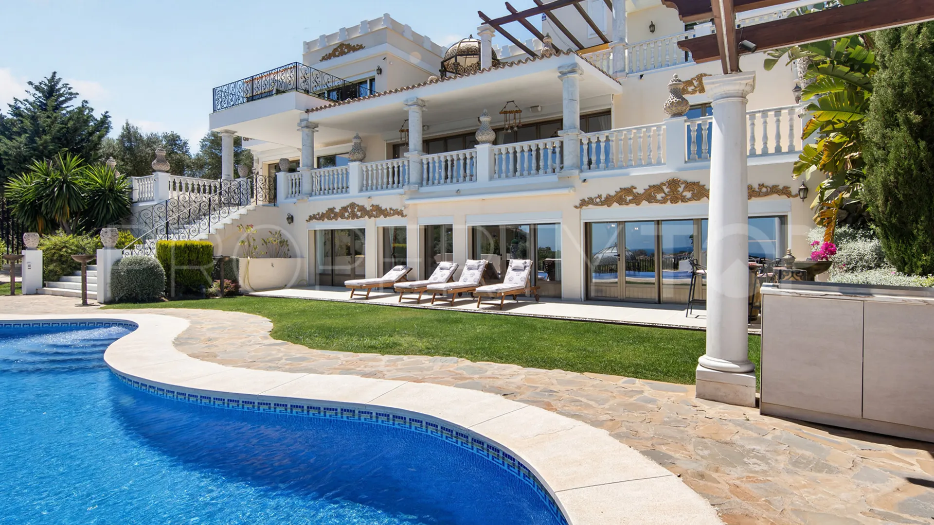 Villa en venta en Los Flamingos con 7 dormitorios
