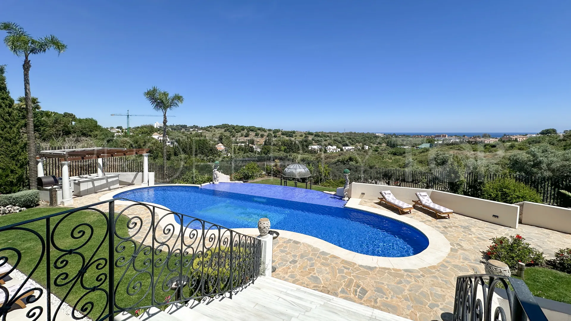 Villa en venta en Los Flamingos con 7 dormitorios