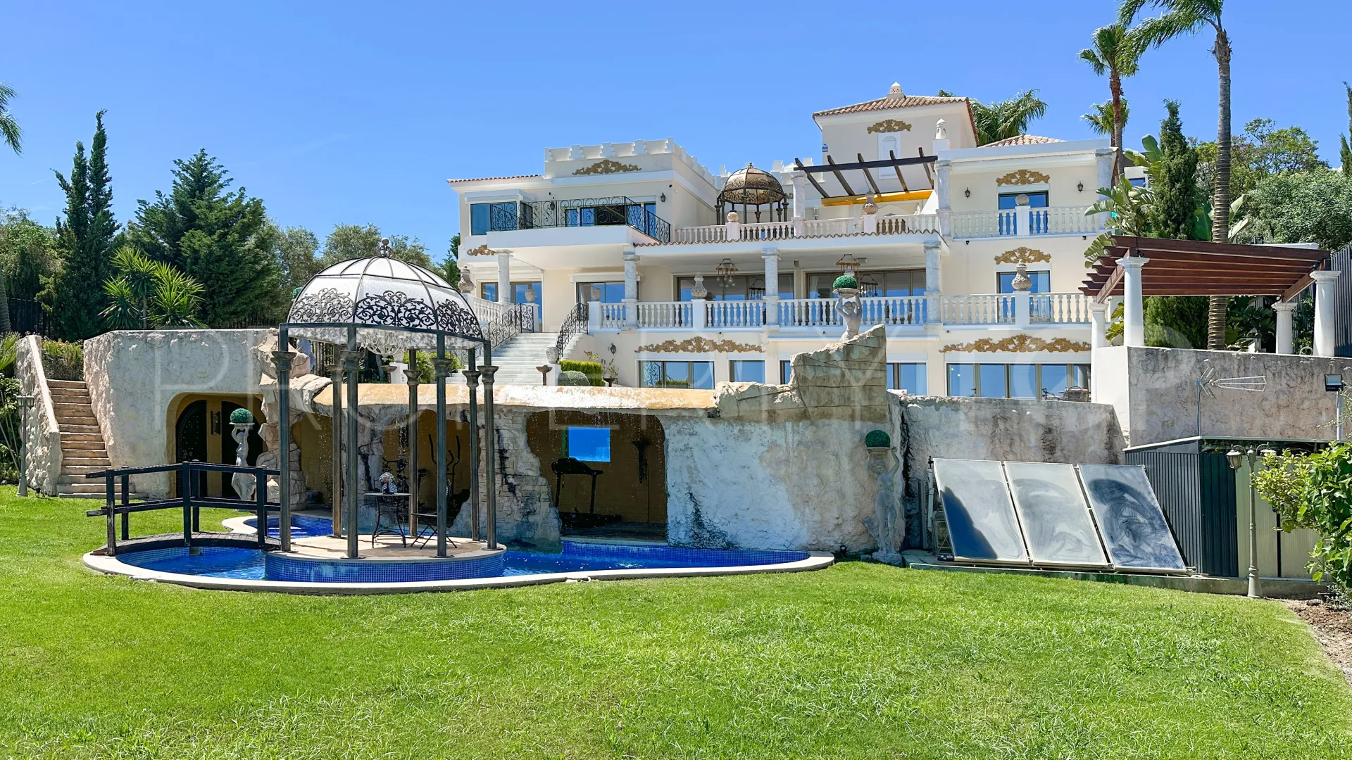 Villa en venta en Los Flamingos con 7 dormitorios