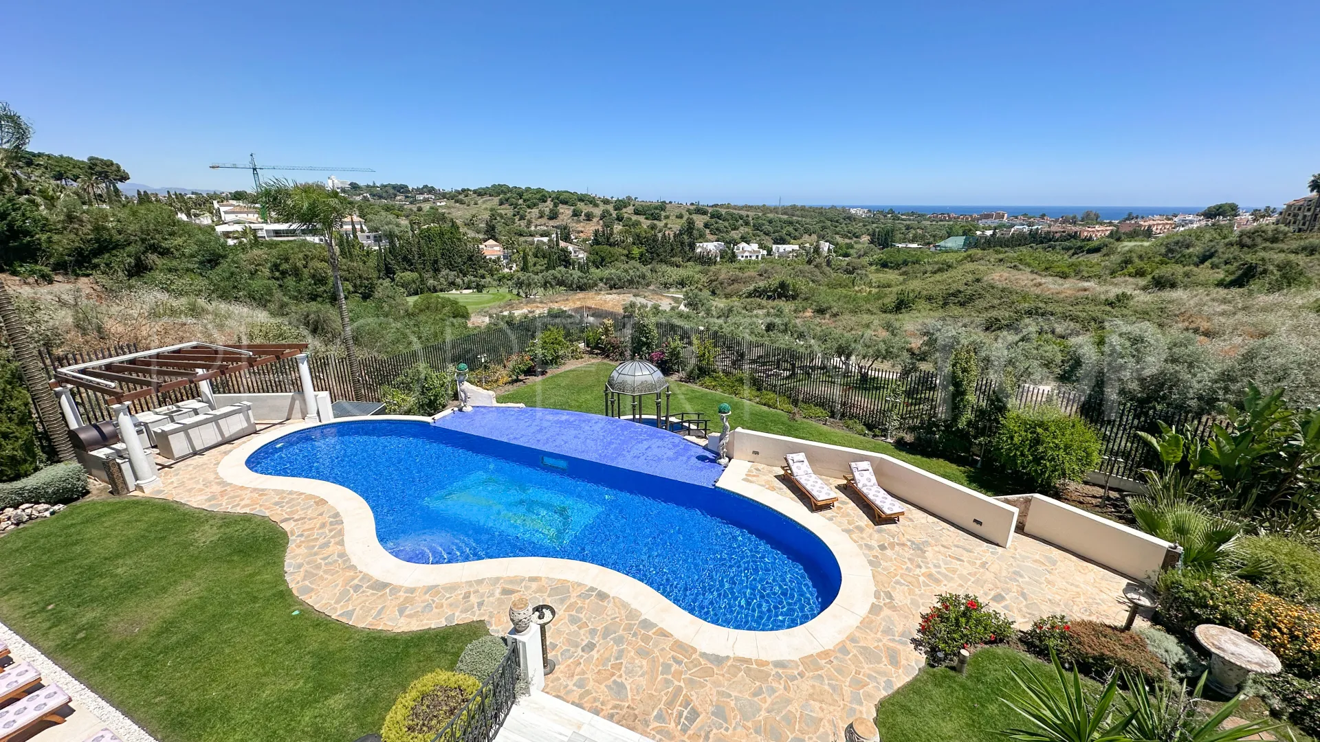 Villa en venta en Los Flamingos con 7 dormitorios