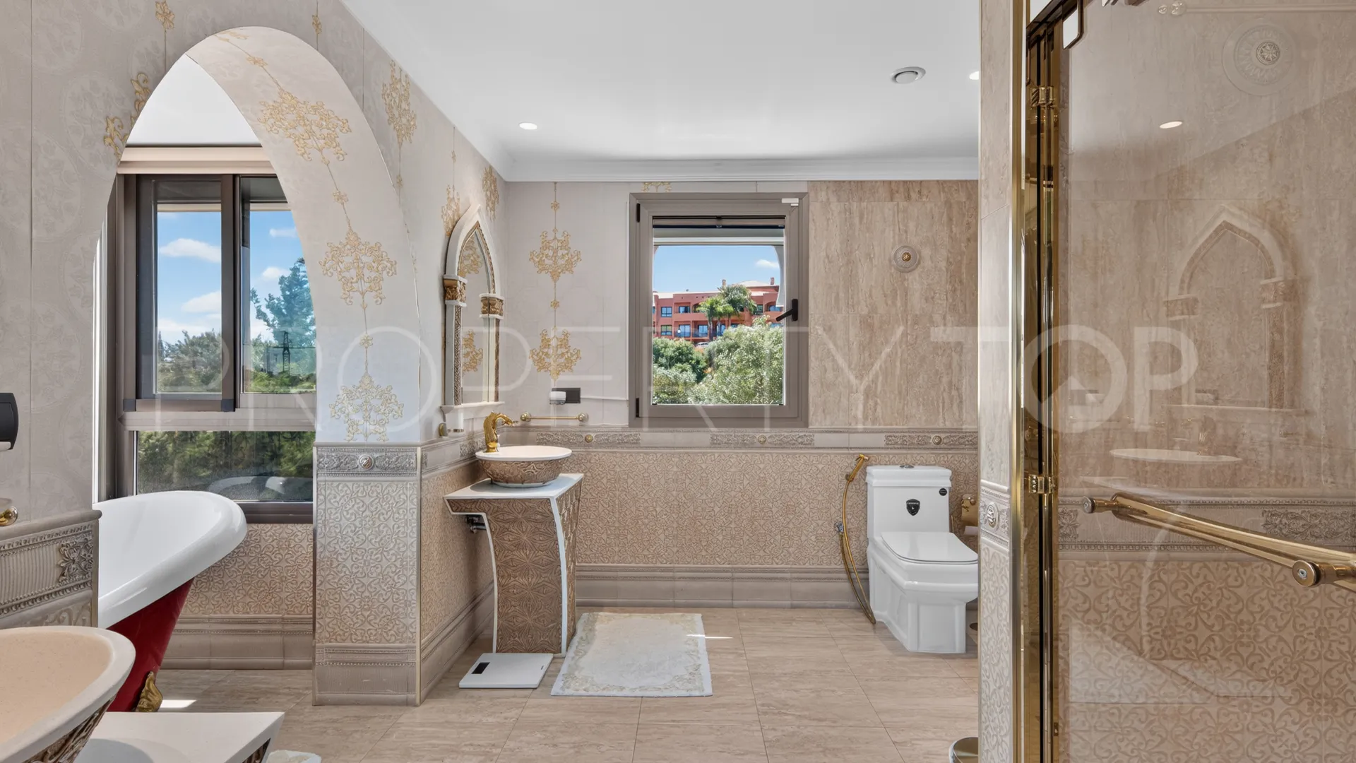 Villa en venta en Los Flamingos con 7 dormitorios