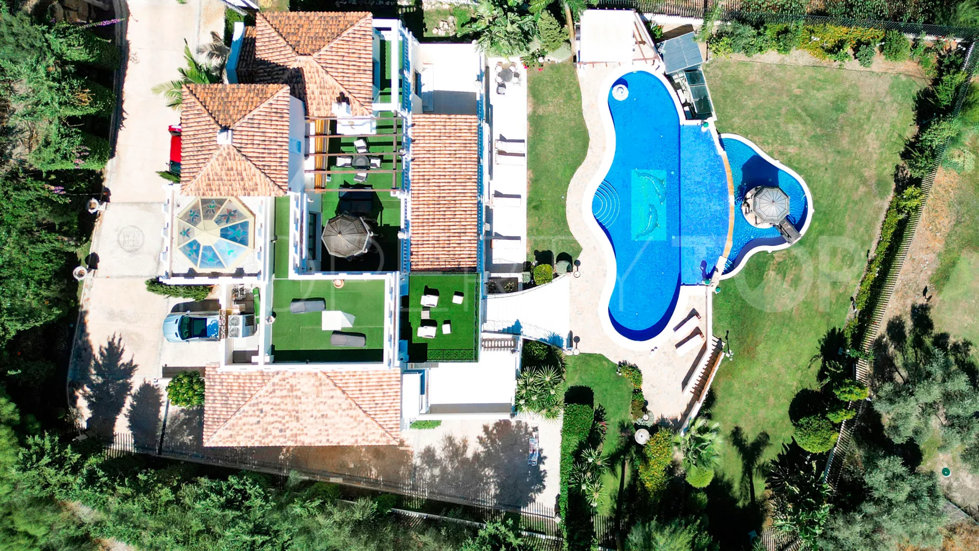 Villa en venta en Los Flamingos con 7 dormitorios