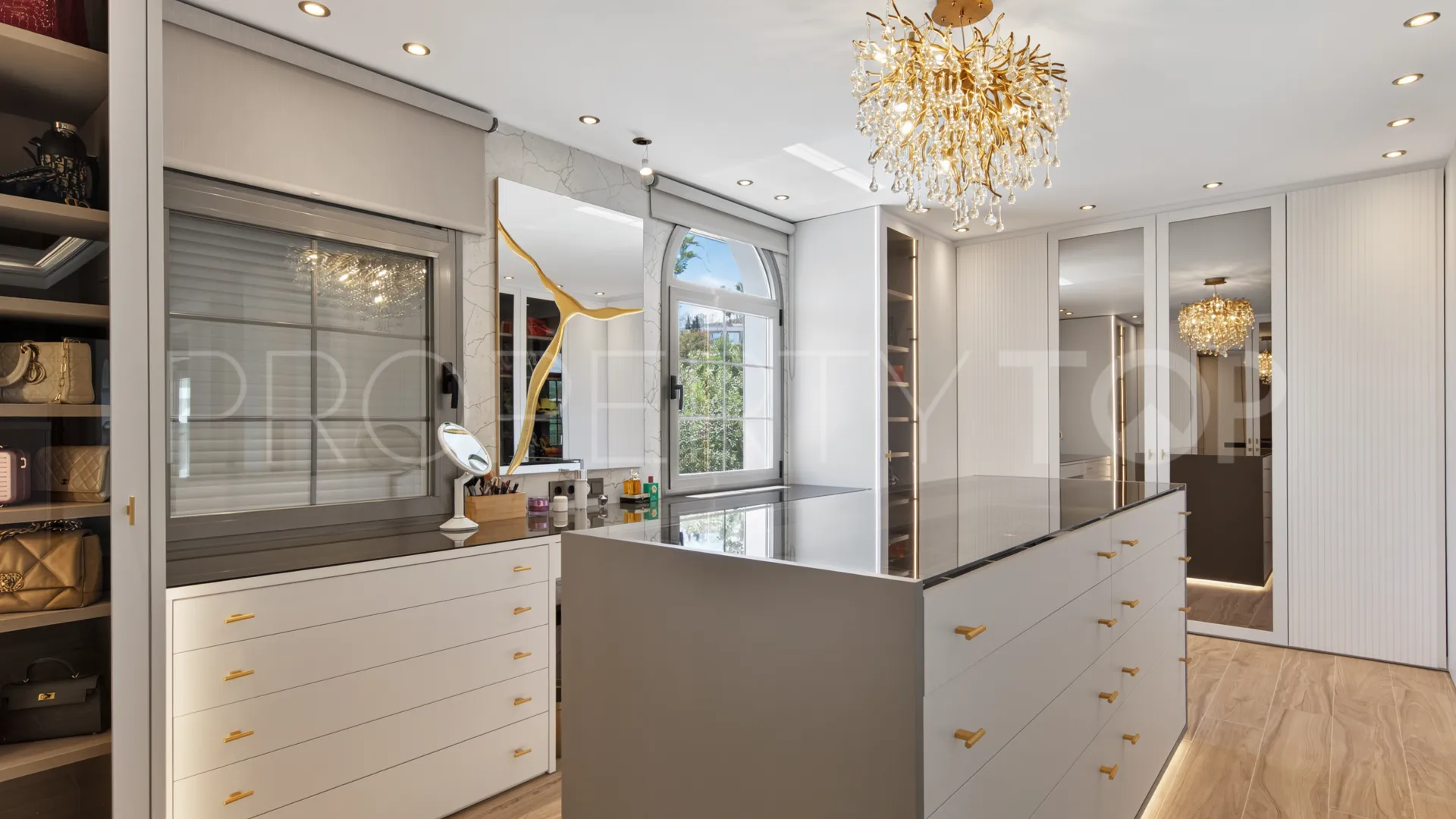 Villa en venta en Los Flamingos con 7 dormitorios