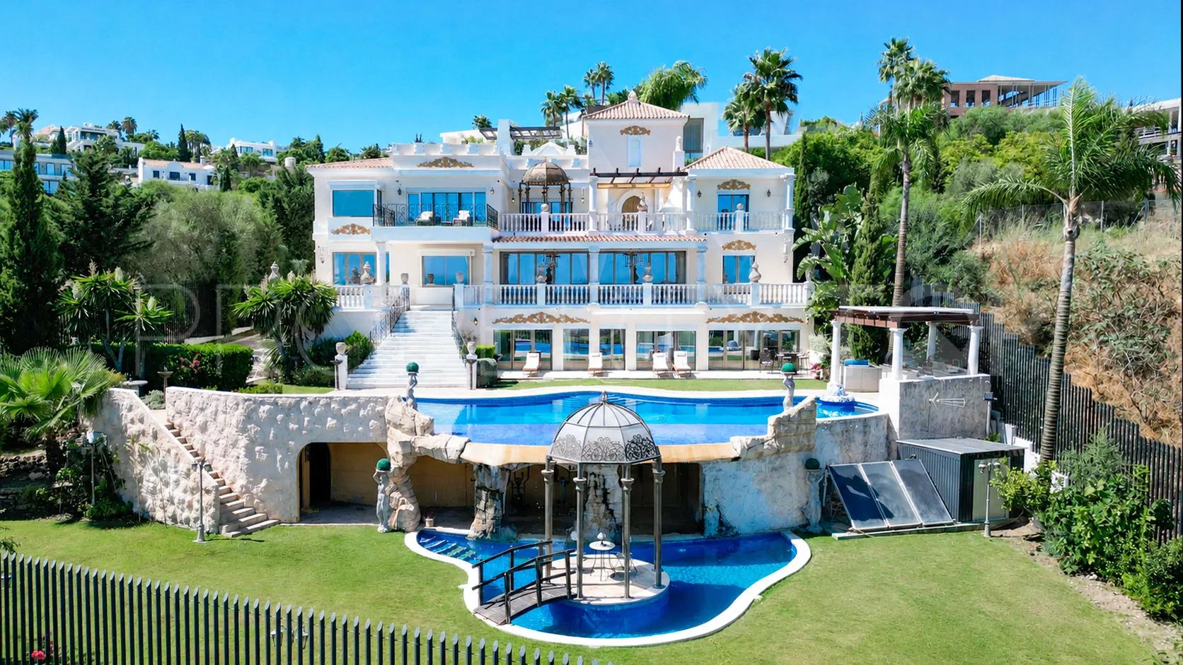 Villa en venta en Los Flamingos con 7 dormitorios
