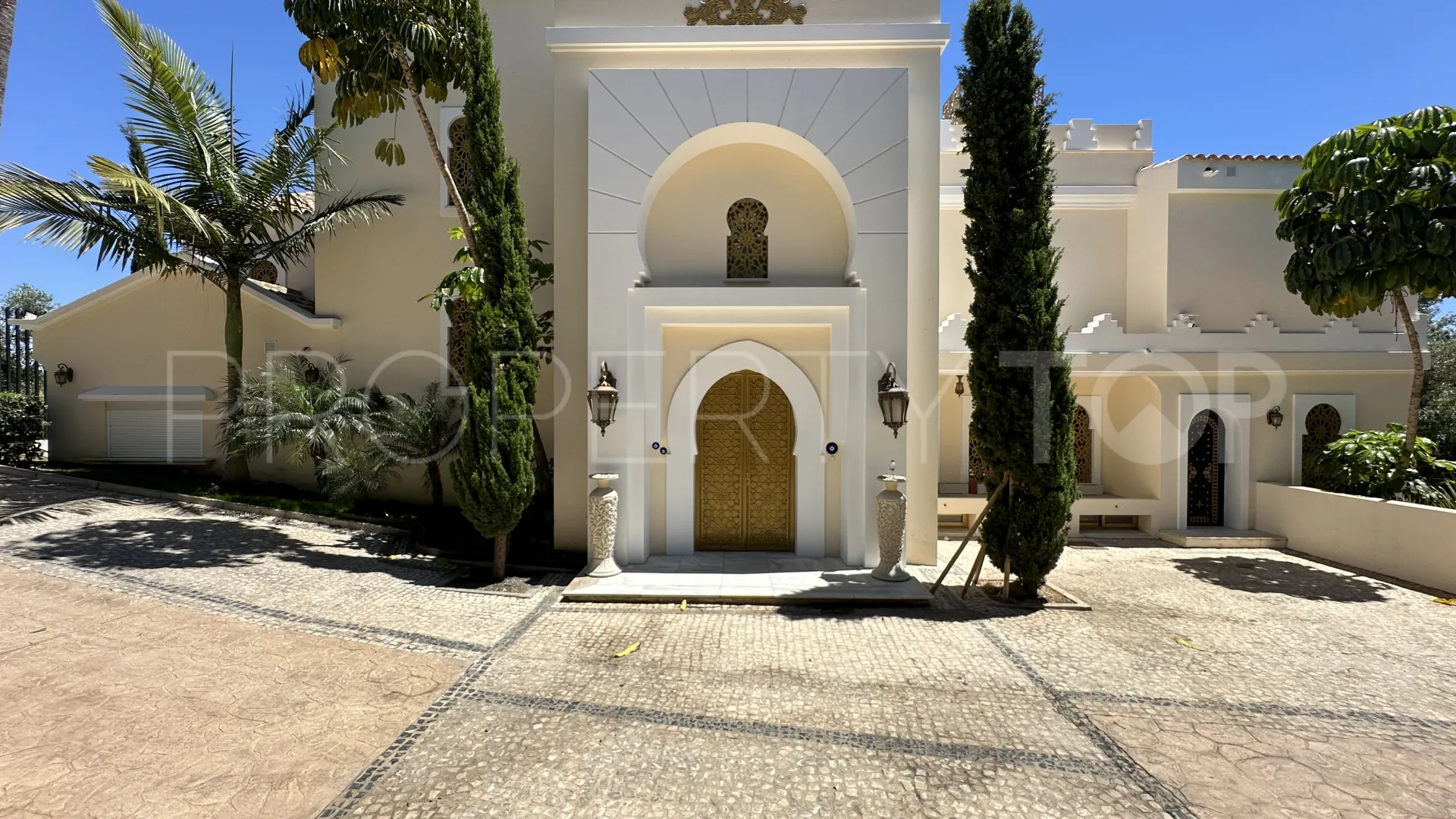 Villa en venta en Los Flamingos con 7 dormitorios