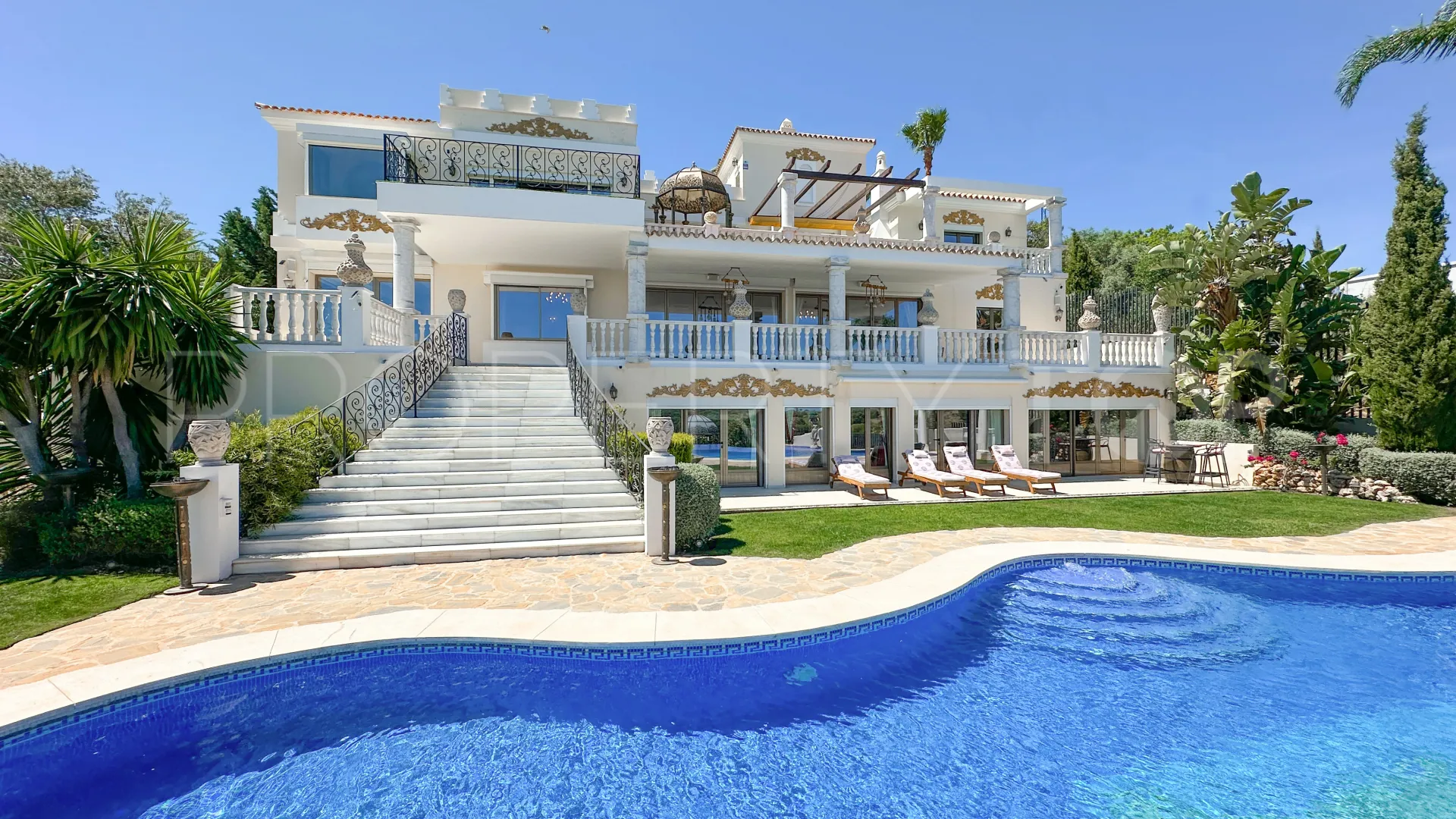 Villa en venta en Los Flamingos con 7 dormitorios