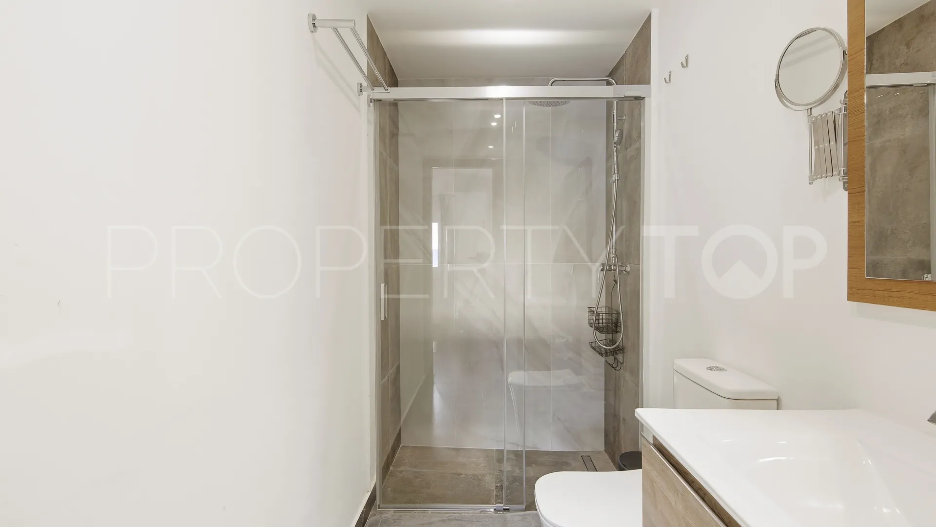 Villa en venta con 9 dormitorios en Jardin Tropical