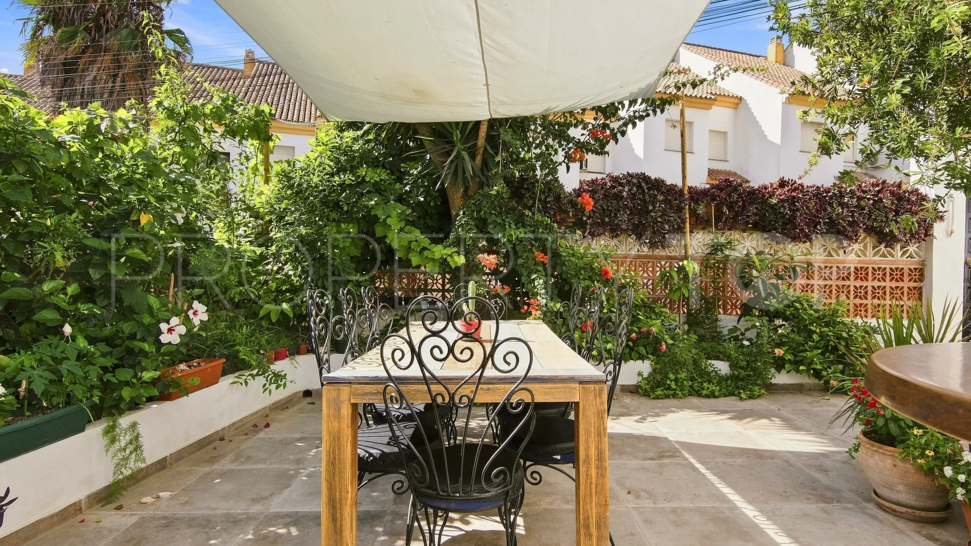 Villa en venta con 9 dormitorios en Jardin Tropical