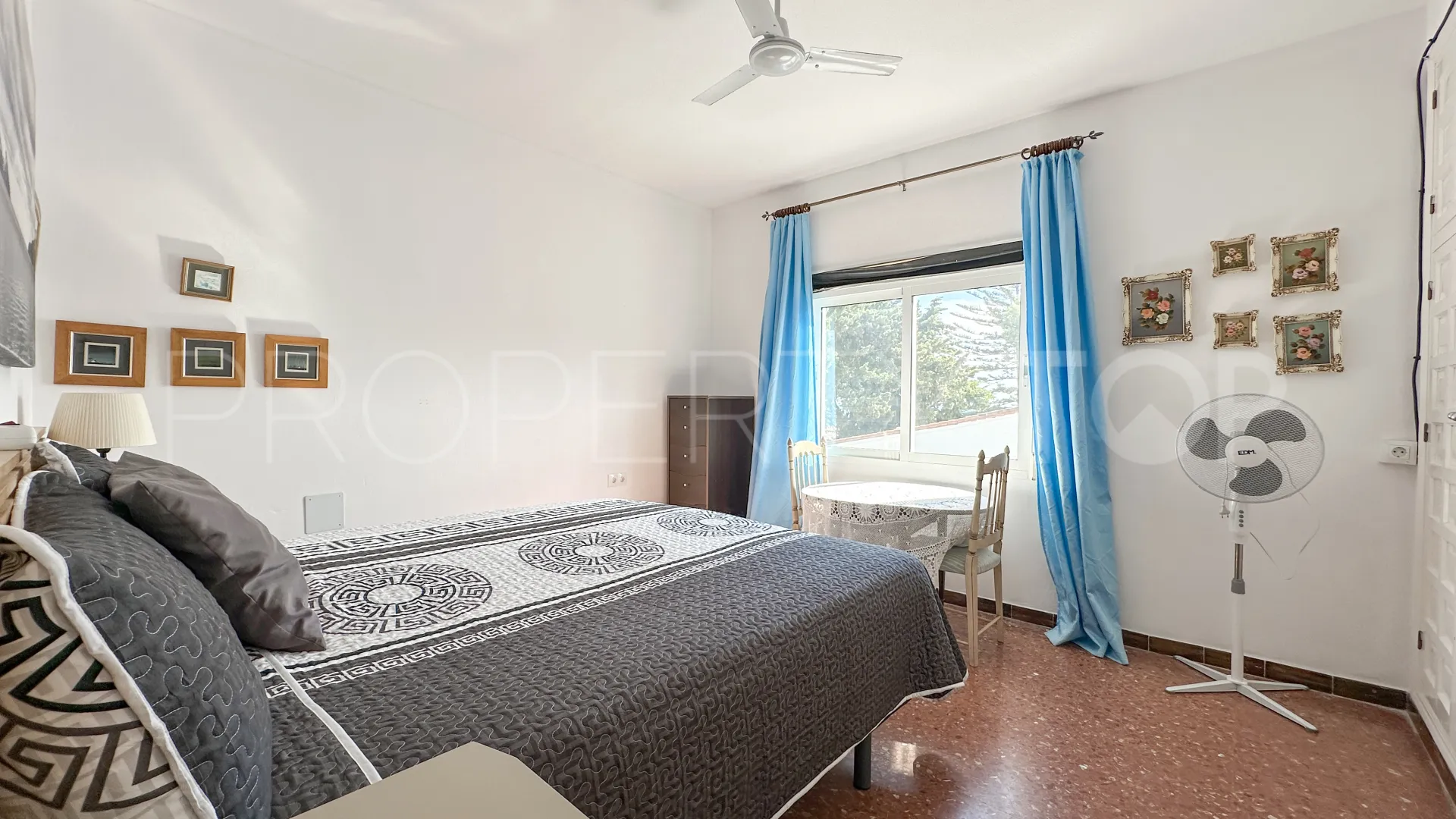 Villa en venta con 9 dormitorios en Jardin Tropical