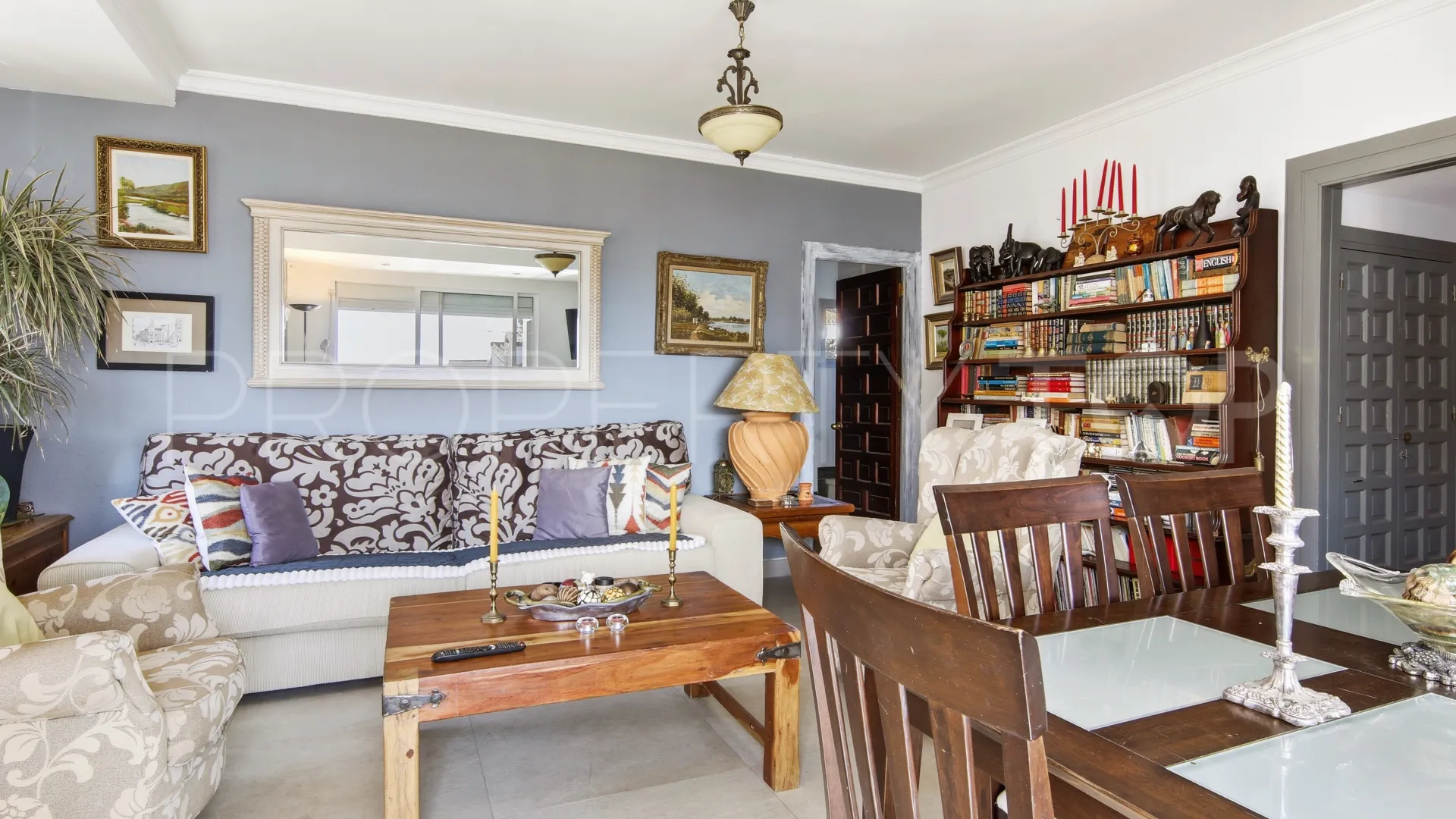 Villa en venta con 9 dormitorios en Jardin Tropical