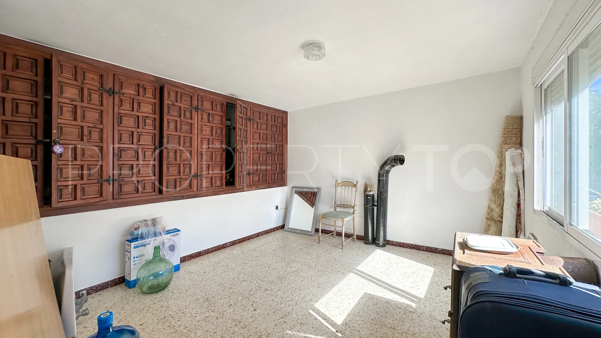 Villa en venta con 9 dormitorios en Jardin Tropical
