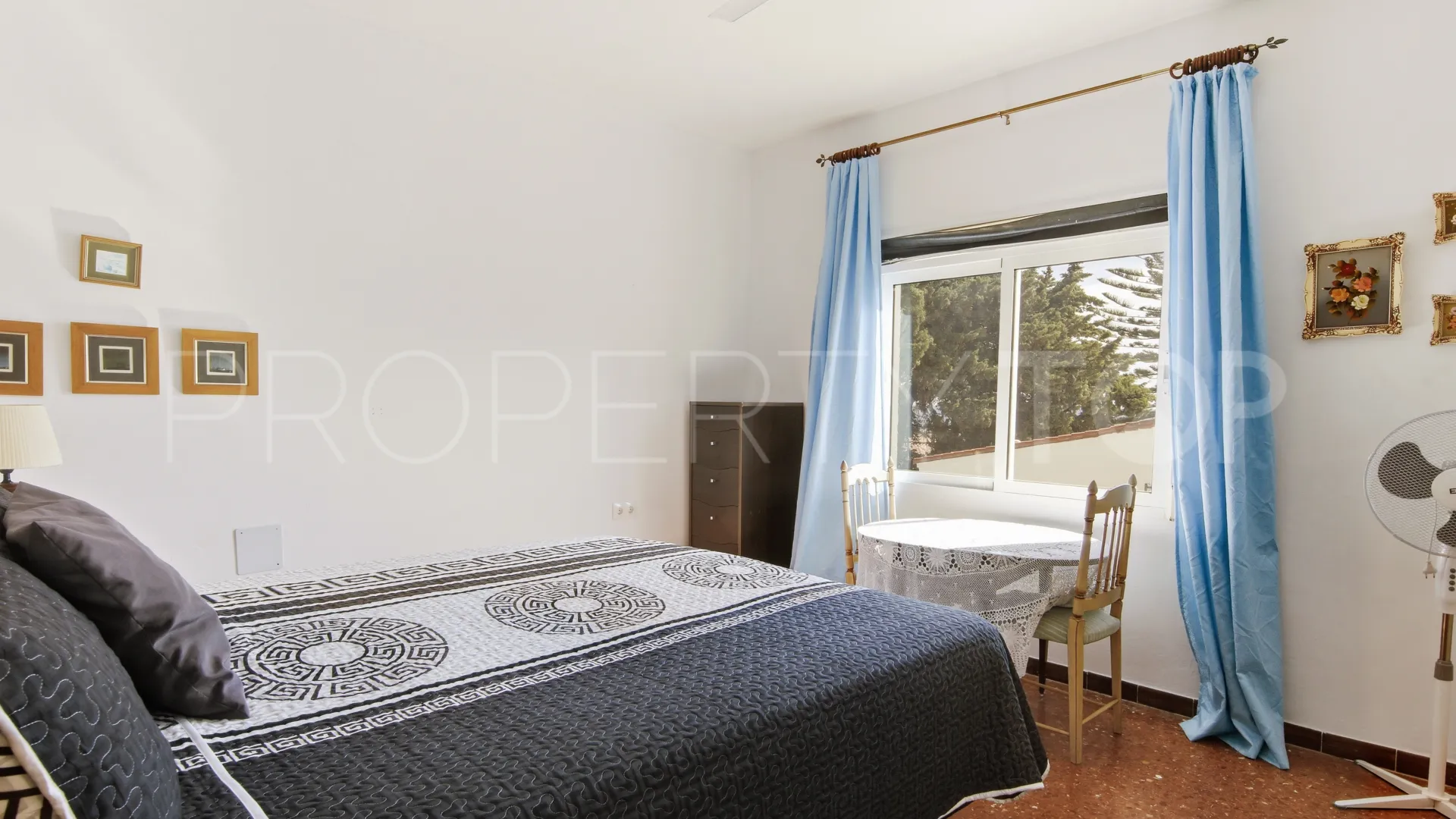 Villa en venta con 9 dormitorios en Jardin Tropical