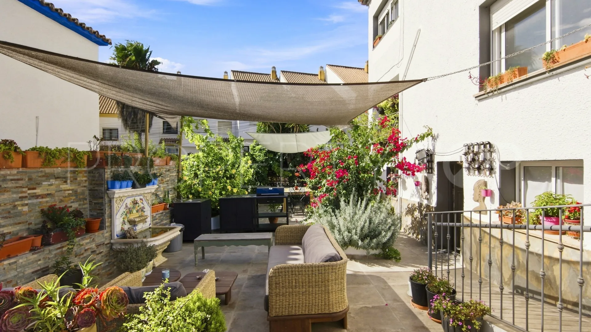 Villa en venta con 9 dormitorios en Jardin Tropical