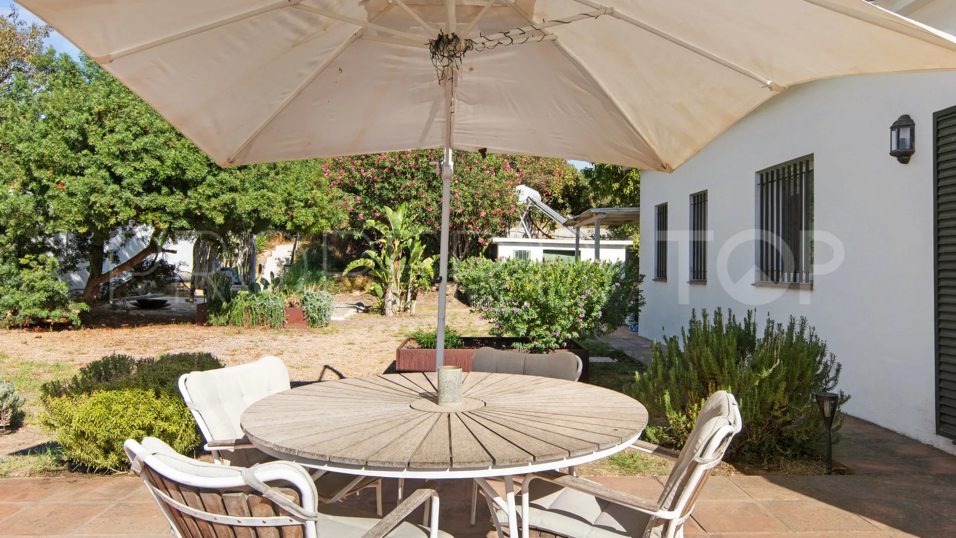 La Alberdina villa for sale