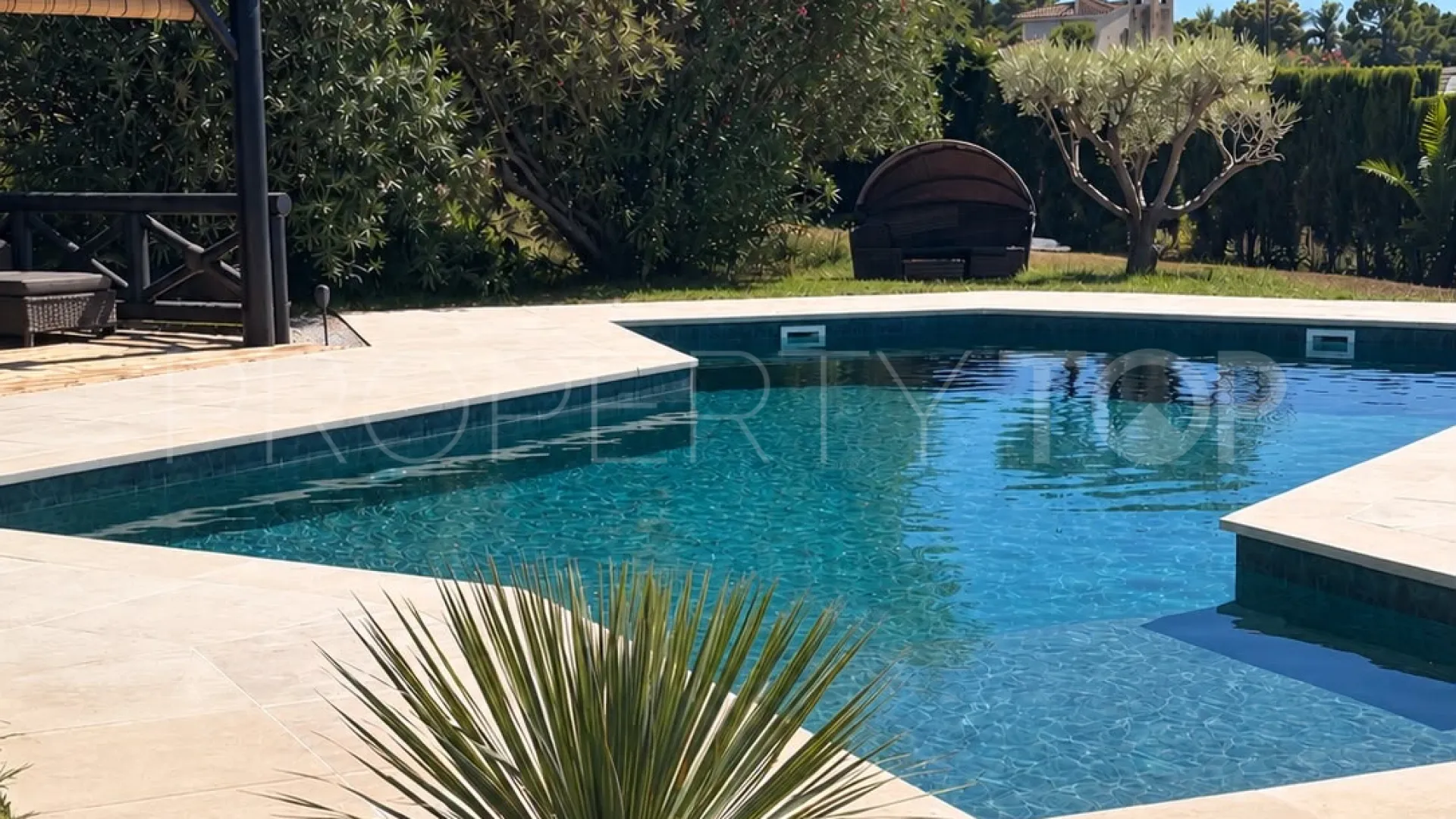 La Alberdina villa for sale