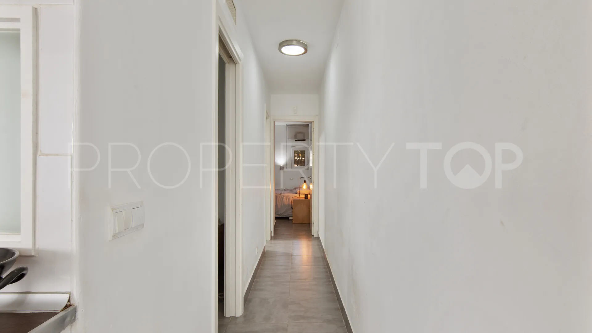 Ground floor apartment with 2 bedrooms for sale in Seghers