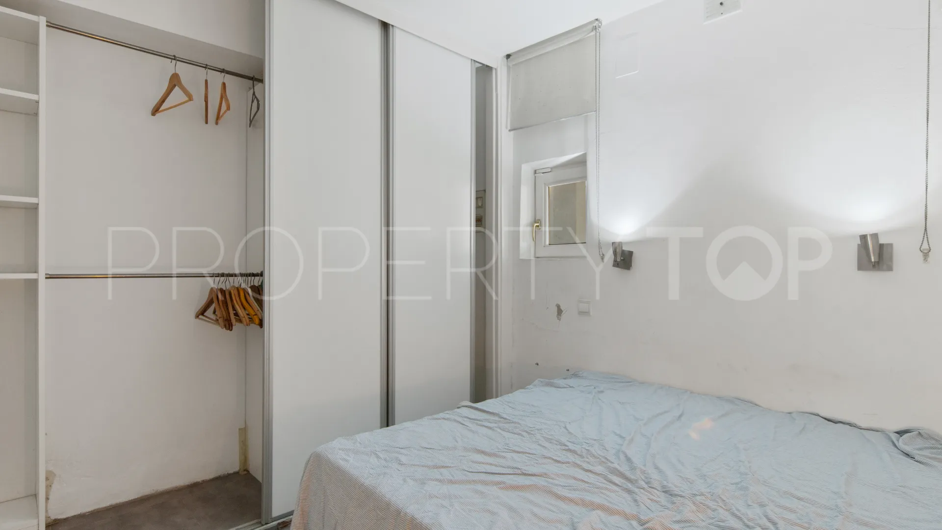 Ground floor apartment with 2 bedrooms for sale in Seghers