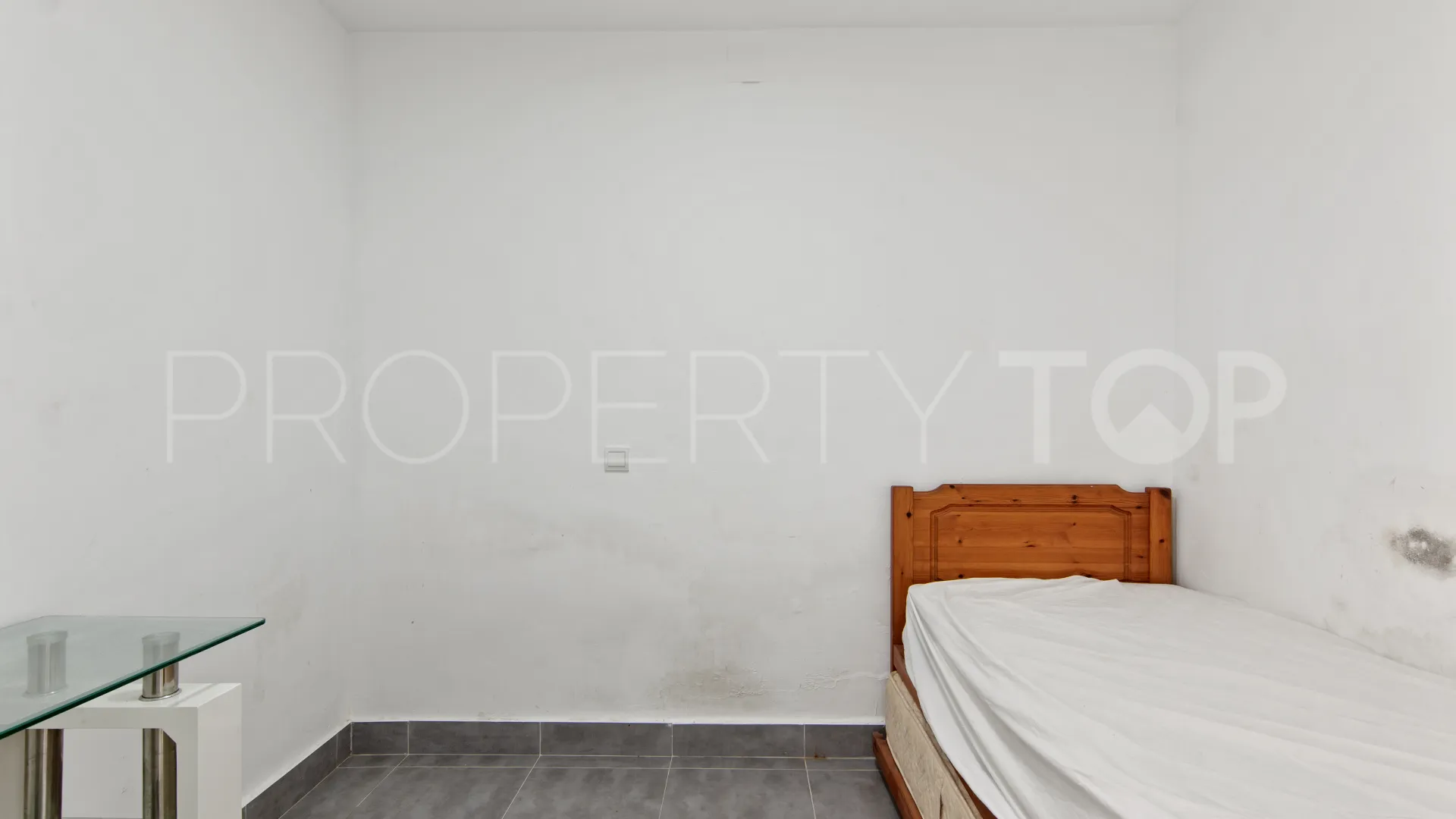 Ground floor apartment with 2 bedrooms for sale in Seghers