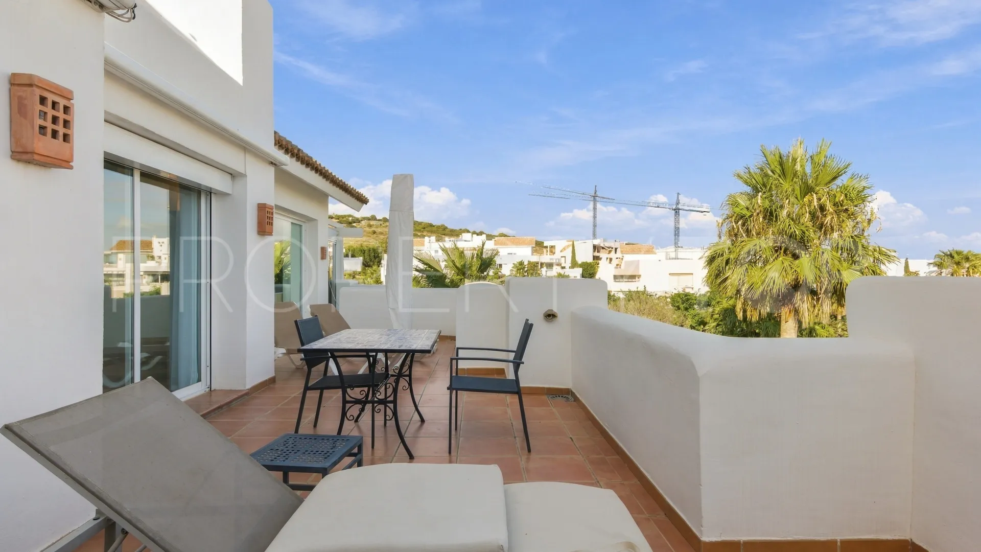 For sale penthouse in Alcazaba Lagoon with 2 bedrooms