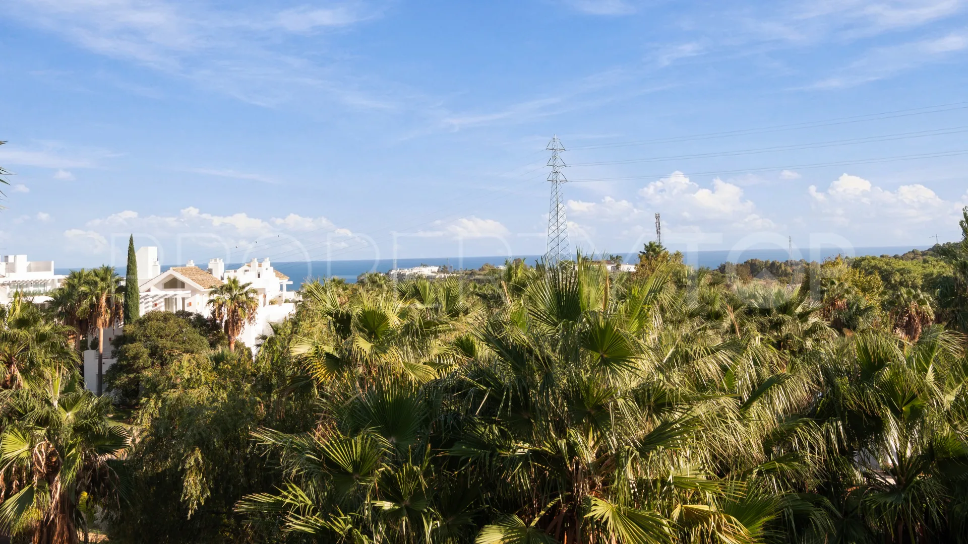 For sale penthouse in Alcazaba Lagoon with 2 bedrooms