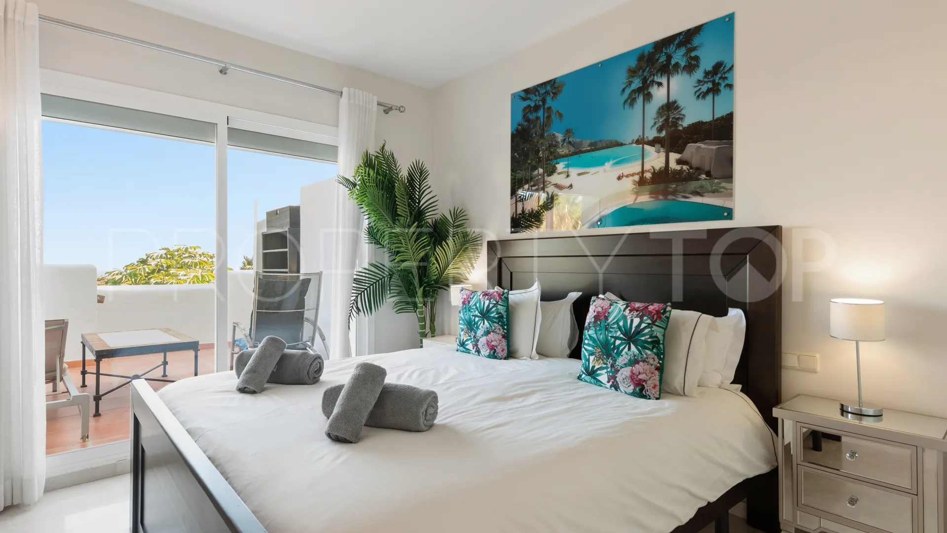 For sale penthouse in Alcazaba Lagoon with 2 bedrooms