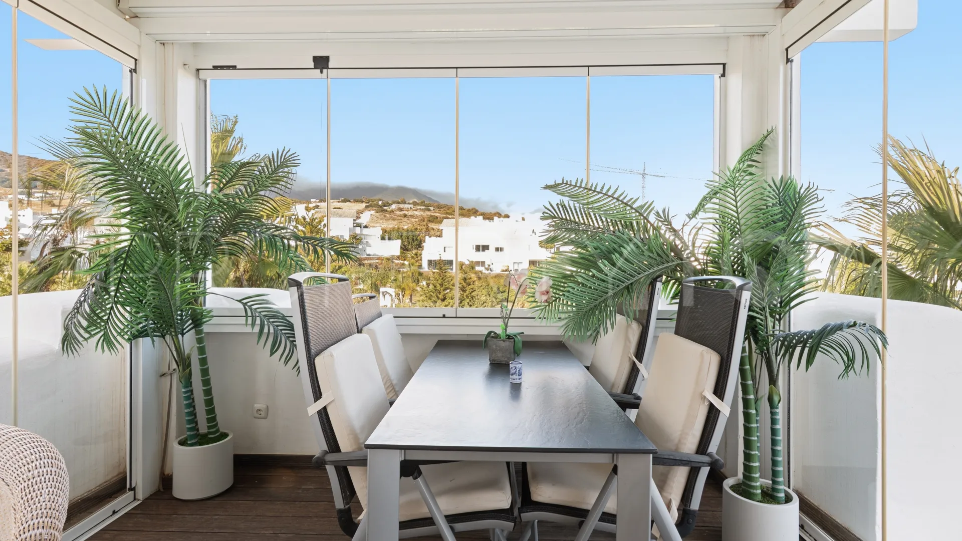 For sale penthouse in Alcazaba Lagoon with 2 bedrooms