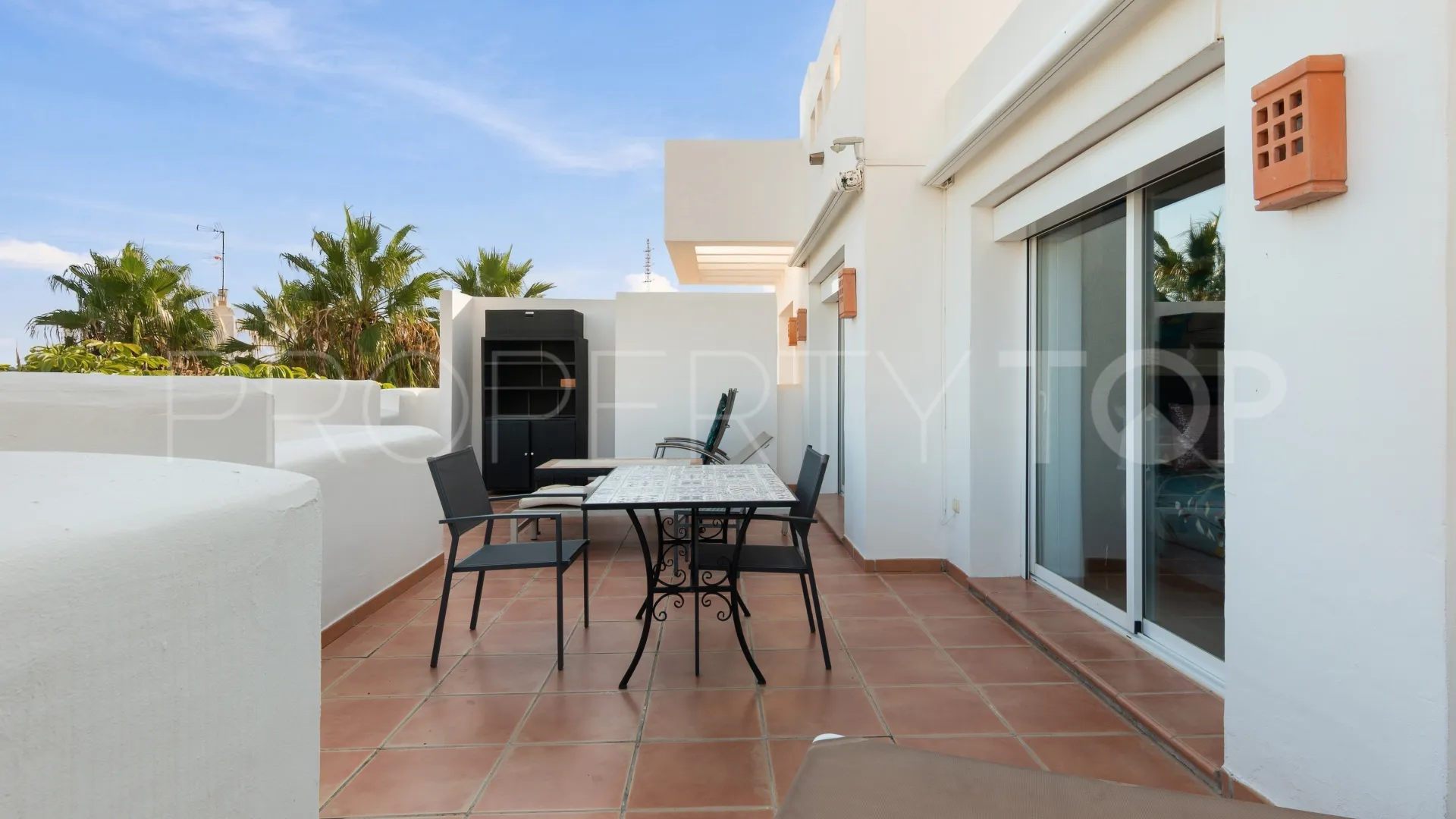 For sale penthouse in Alcazaba Lagoon with 2 bedrooms