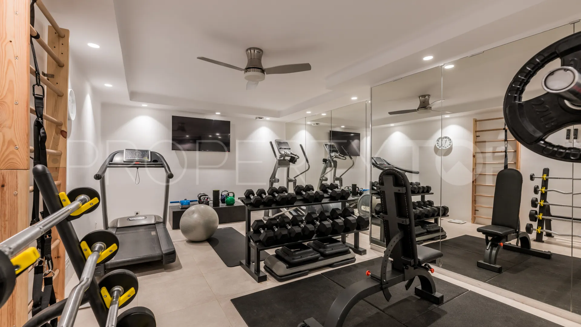 For sale villa in El Madroñal with 6 bedrooms