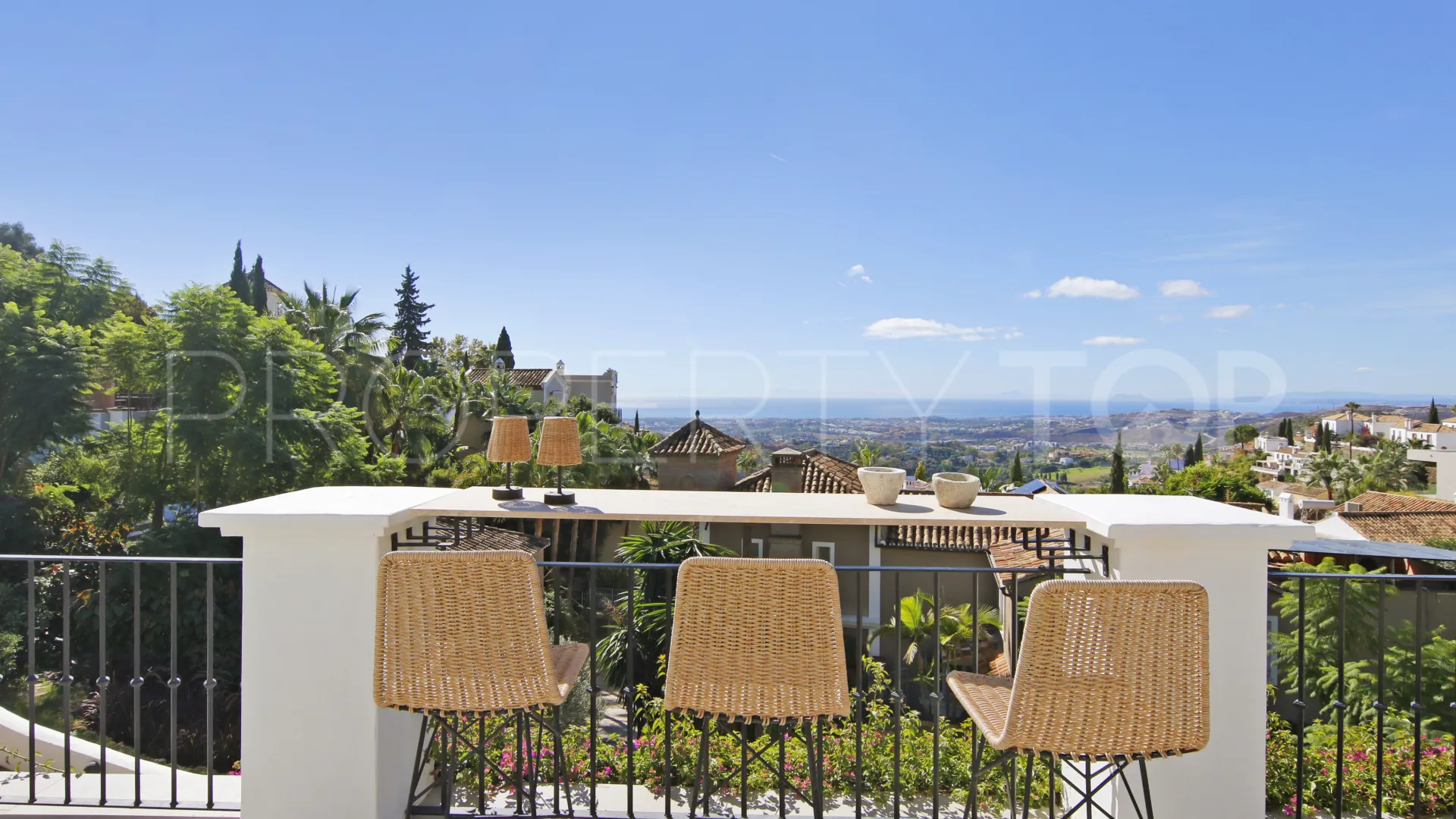 For sale villa in El Madroñal with 6 bedrooms