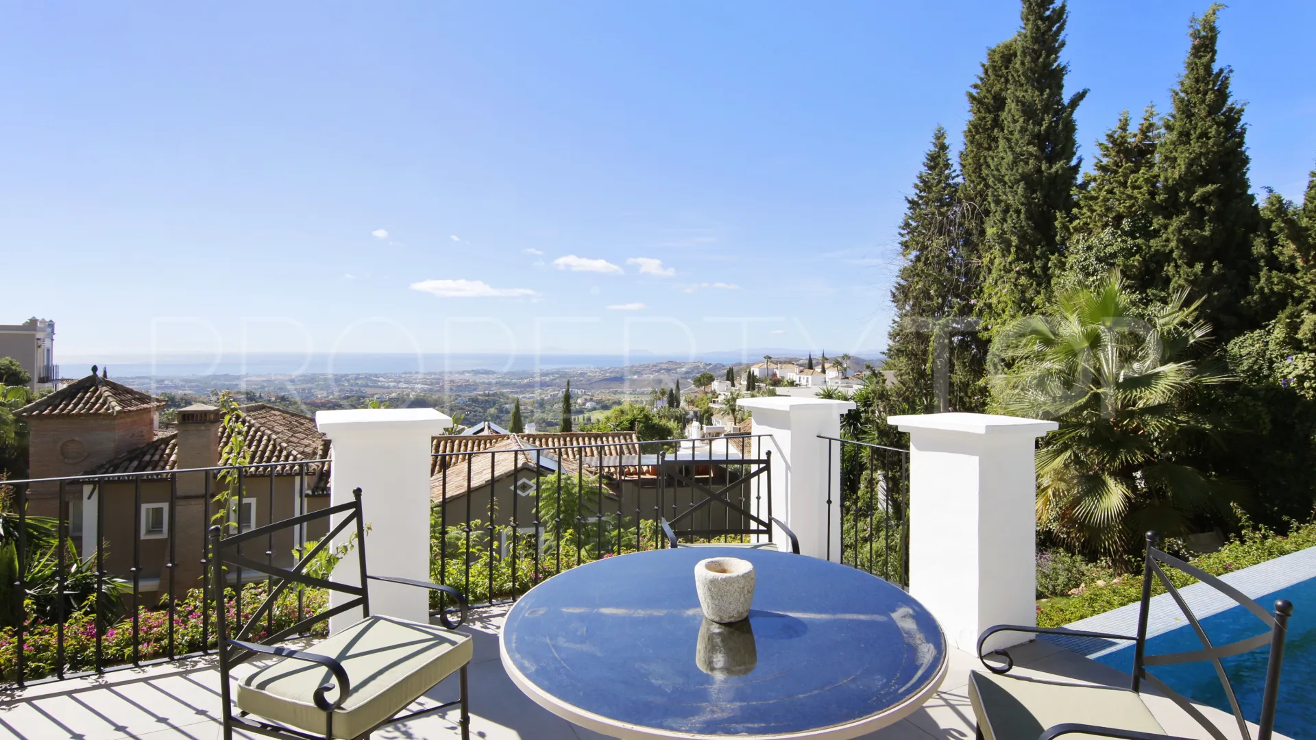 For sale villa in El Madroñal with 6 bedrooms
