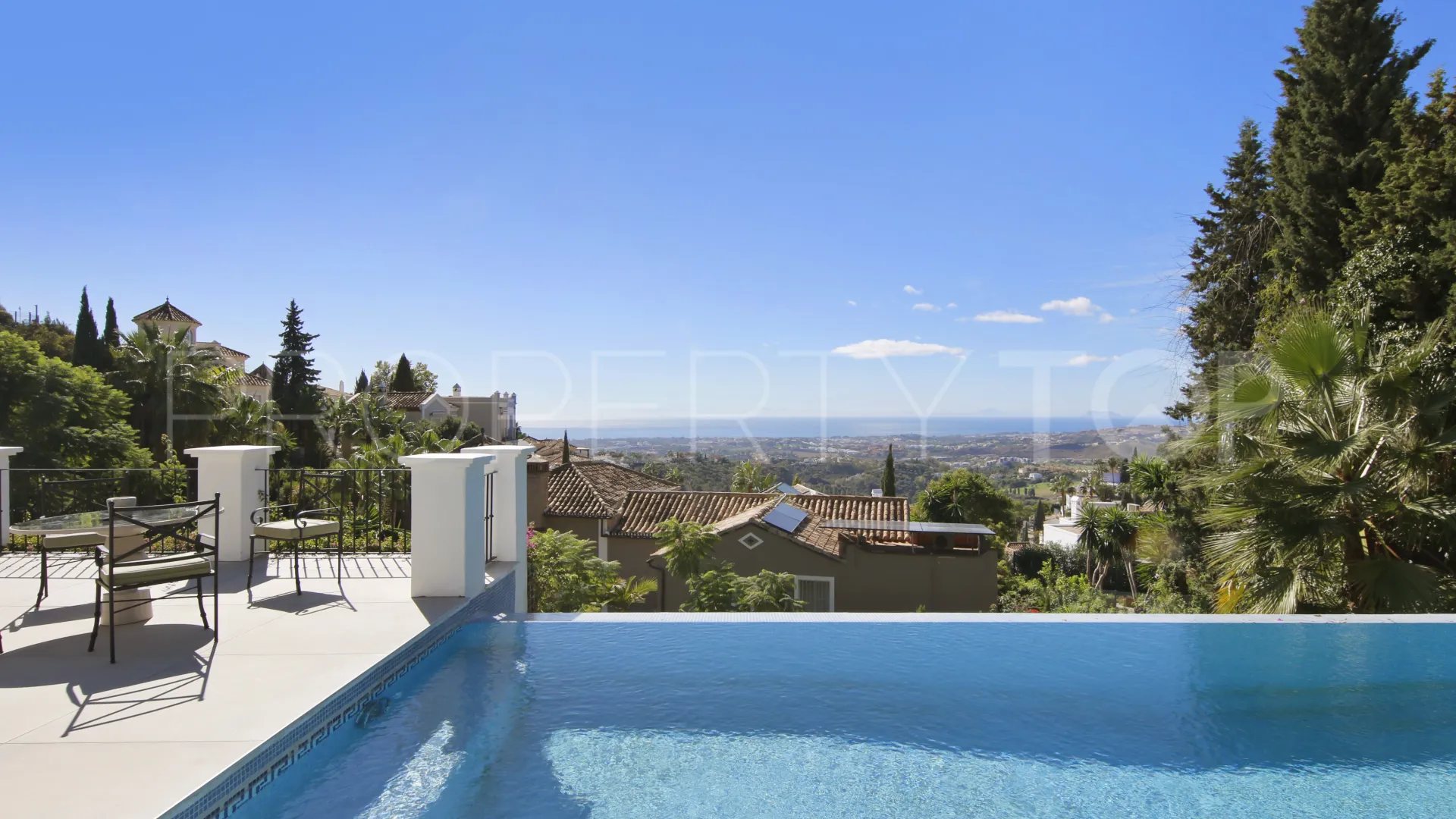 For sale villa in El Madroñal with 6 bedrooms