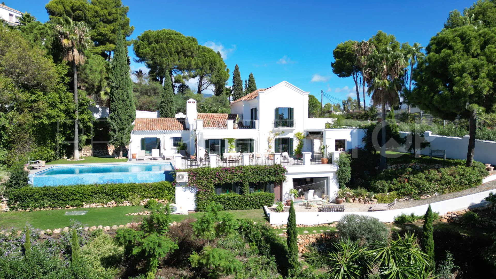 For sale villa in El Madroñal with 6 bedrooms