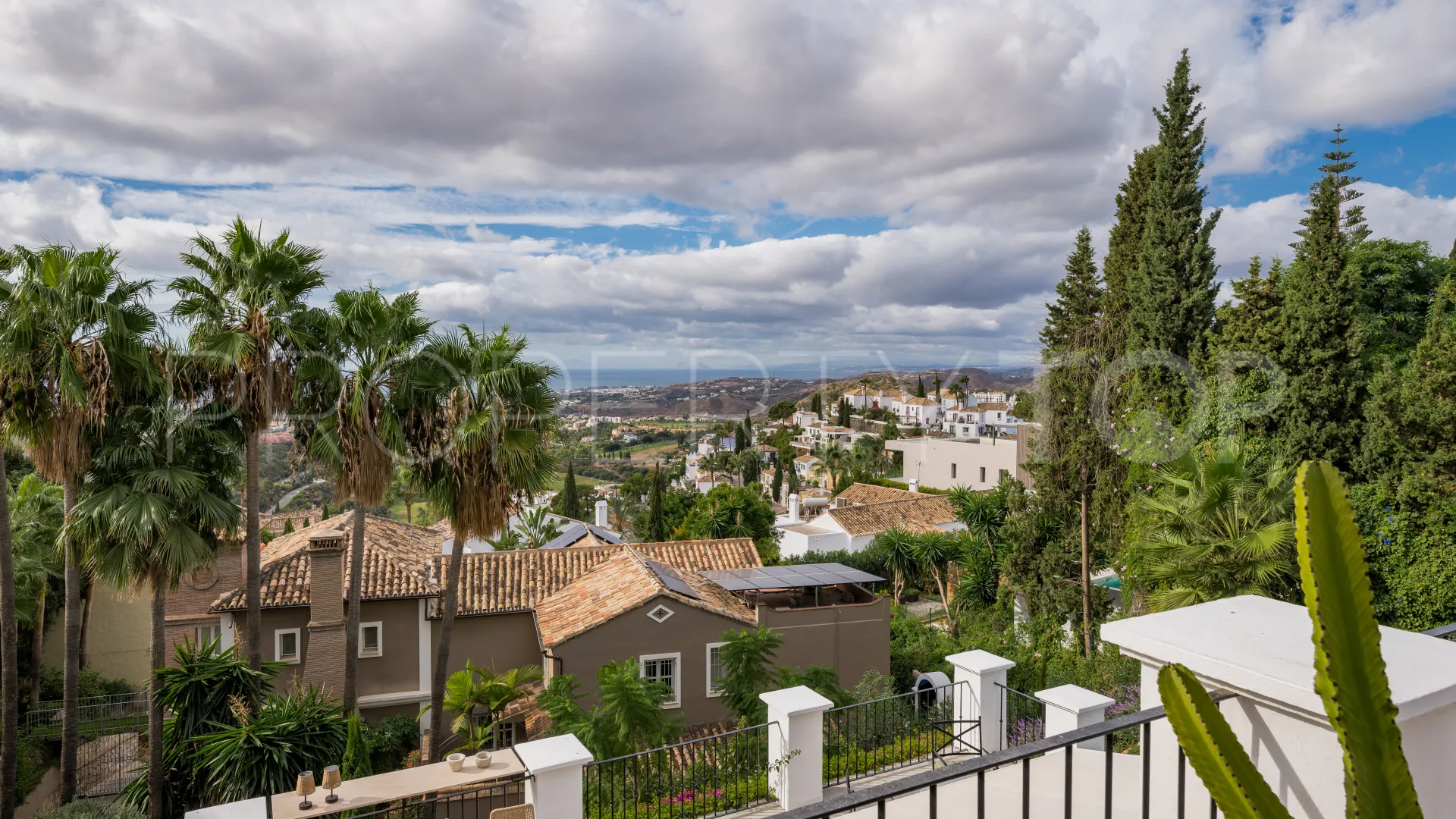 For sale villa in El Madroñal with 6 bedrooms