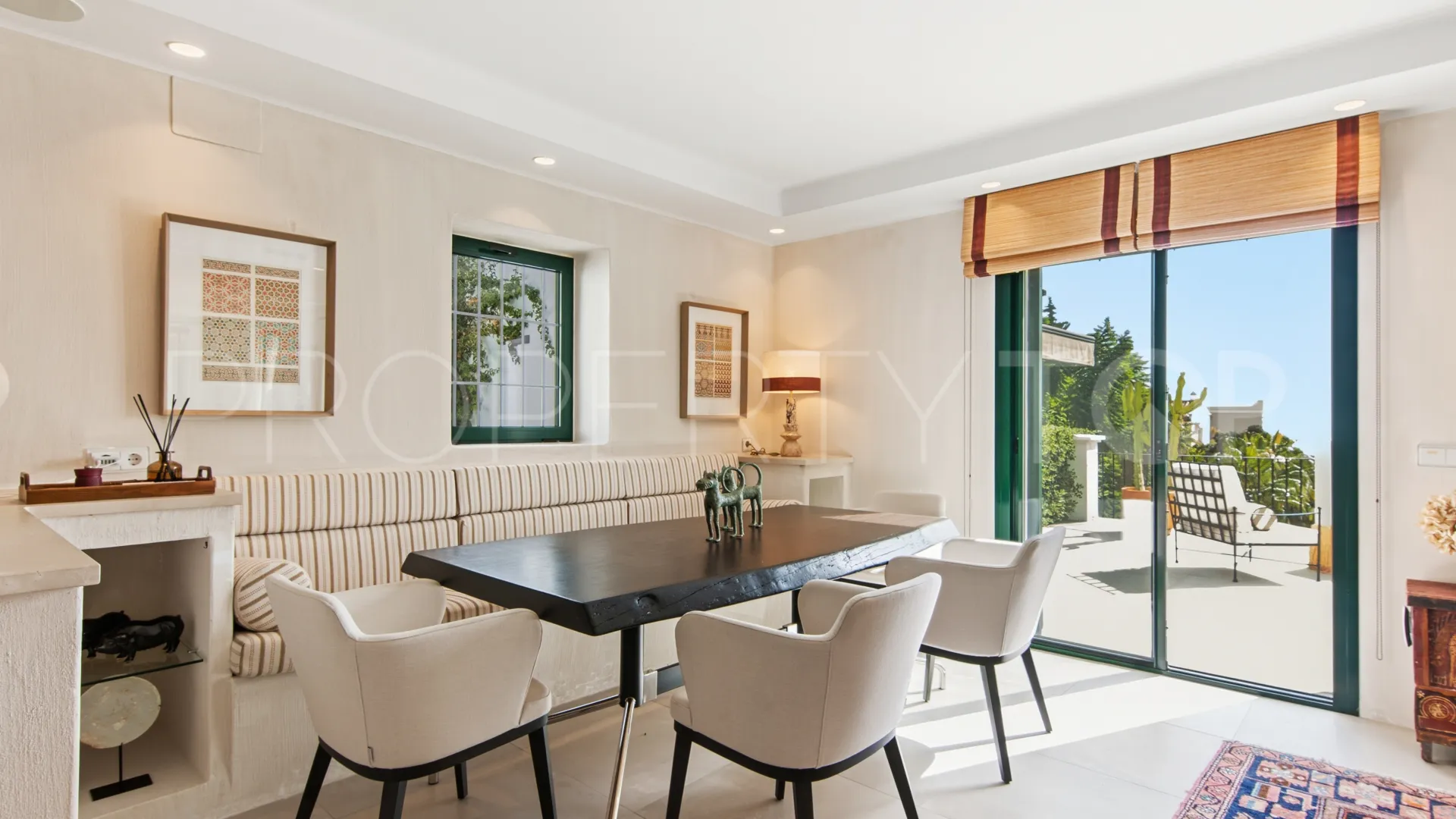 For sale villa in El Madroñal with 6 bedrooms